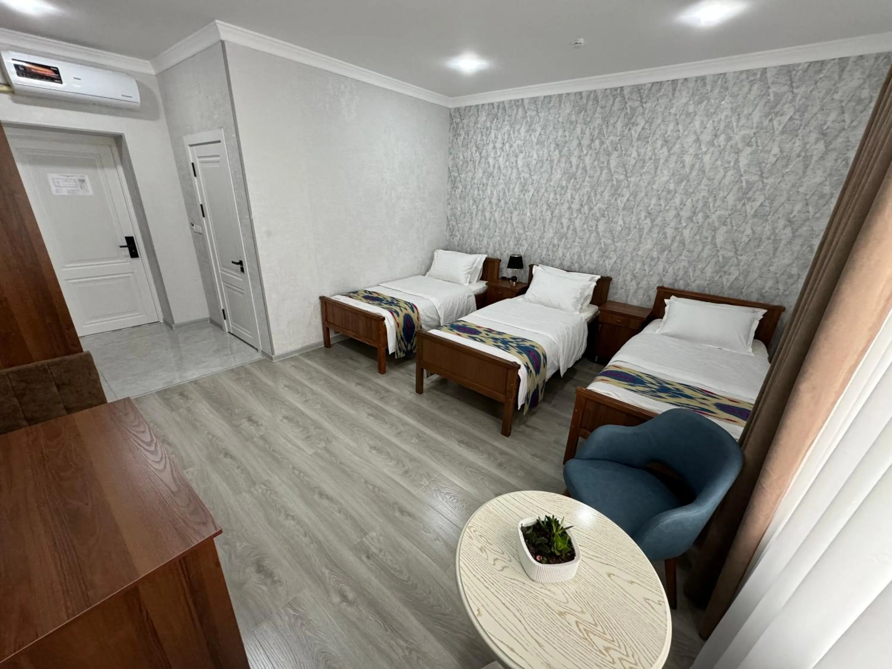 Photo of the whole room, Bed in DSF GARDEN HOTEL