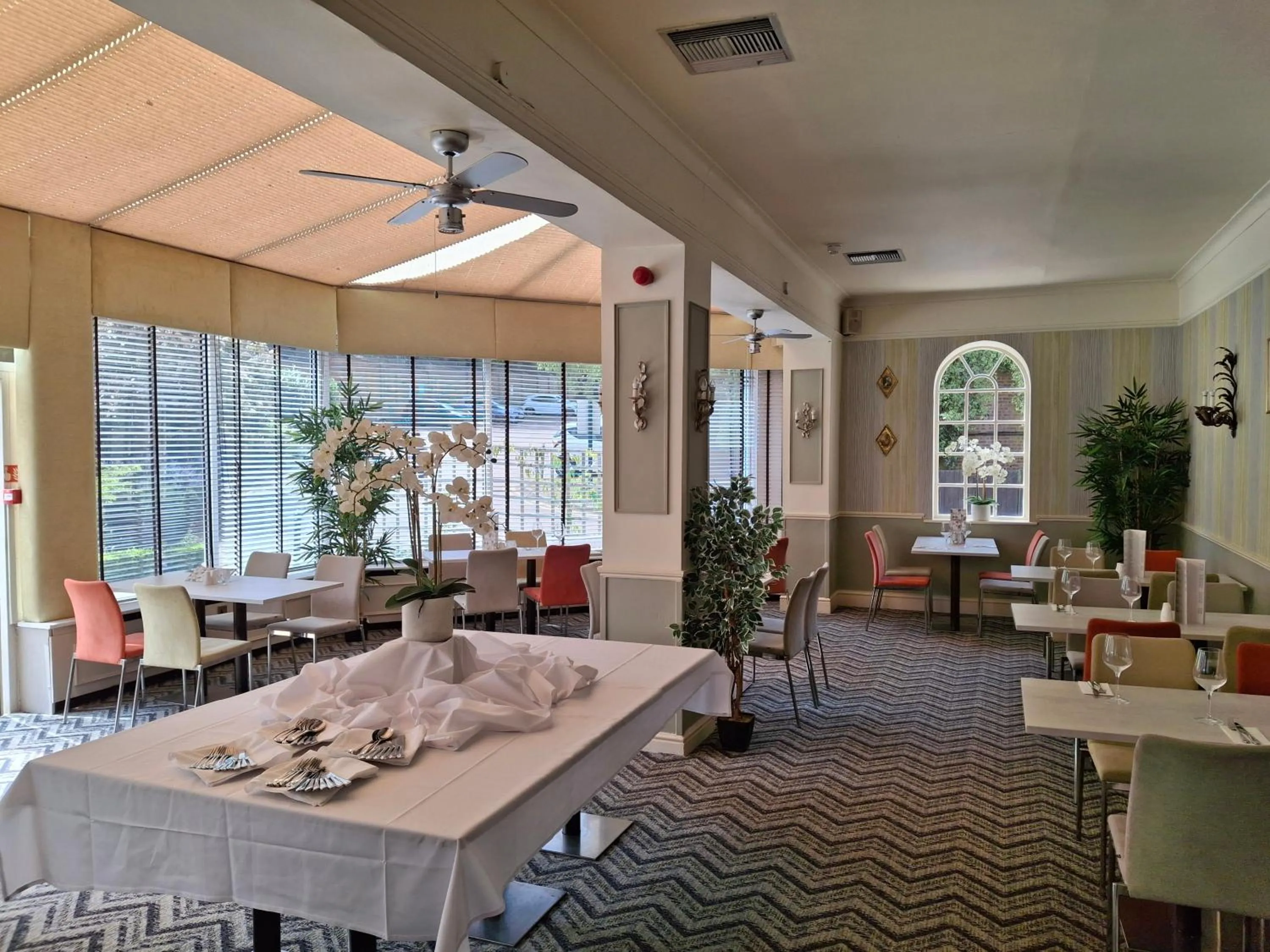 Restaurant/places to eat in Moore Place Hotel, BW Signature Collection