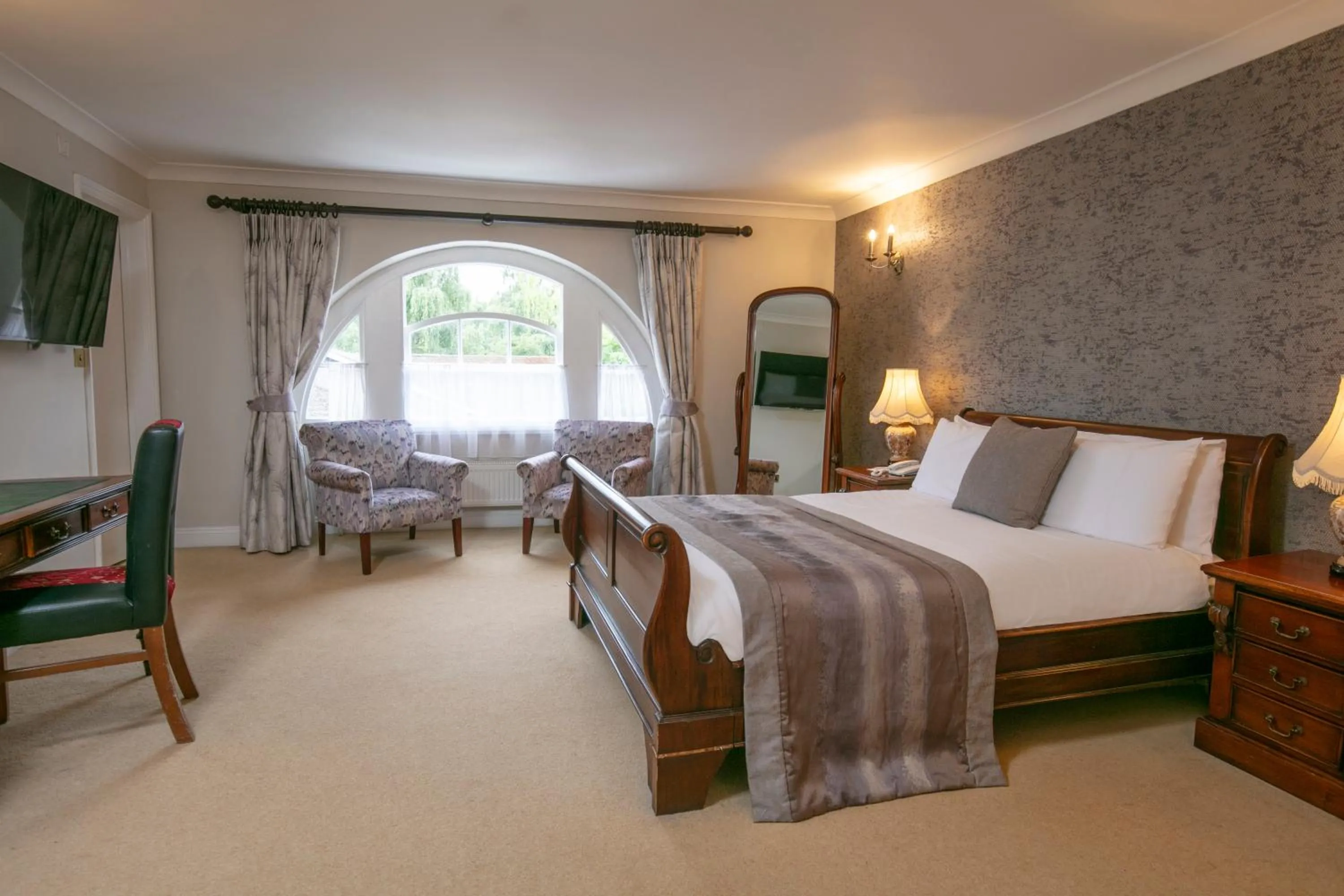 Bedroom, Bed in Moore Place Hotel, BW Signature Collection