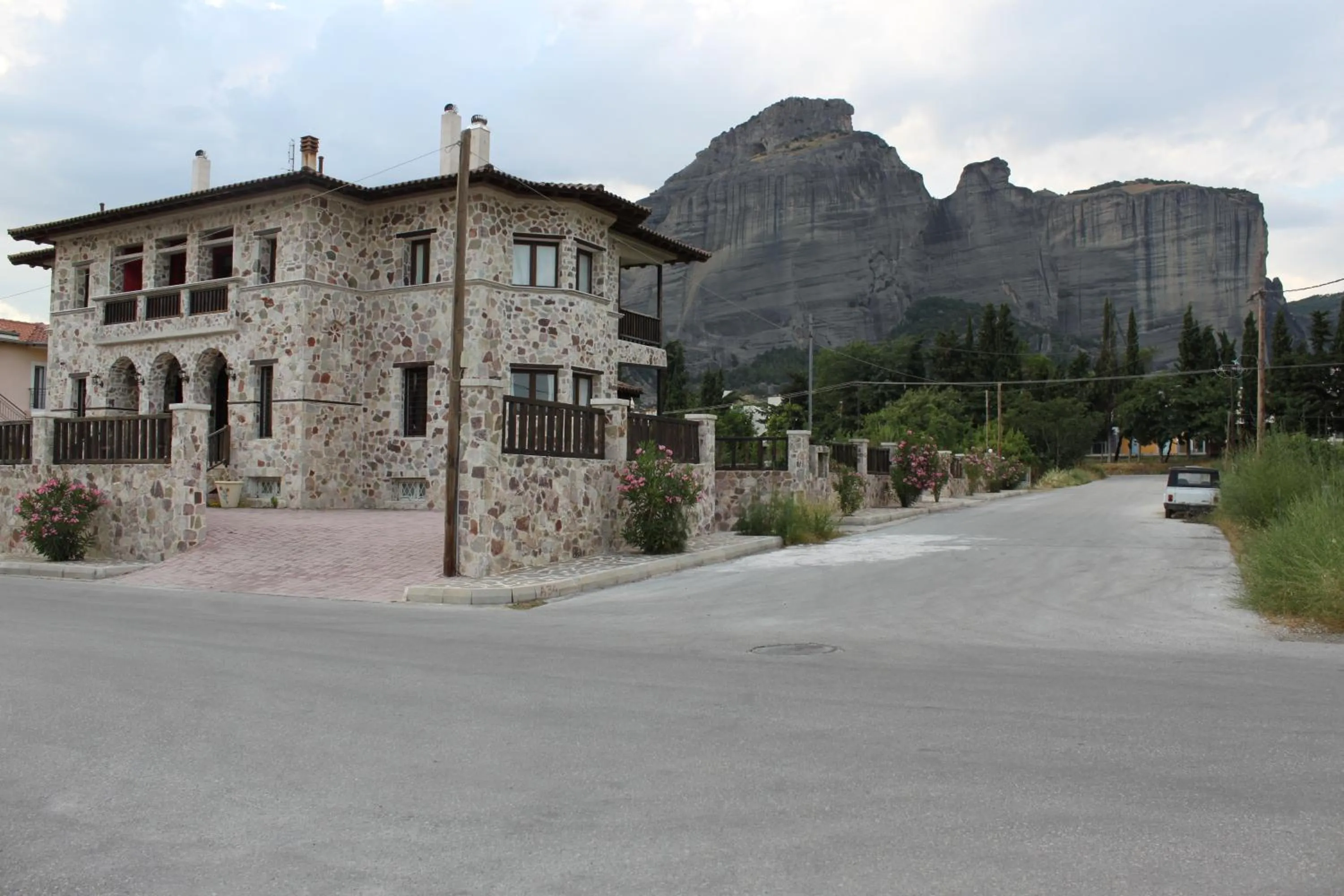 Property building in Monastiri Guesthouse