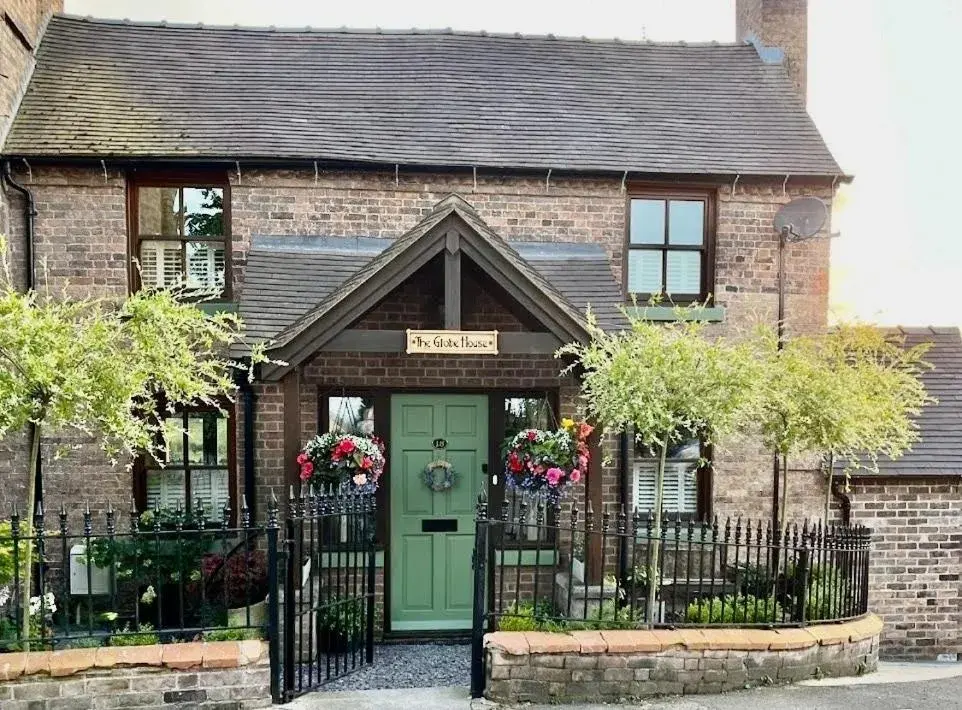 The Globe House The Globe House