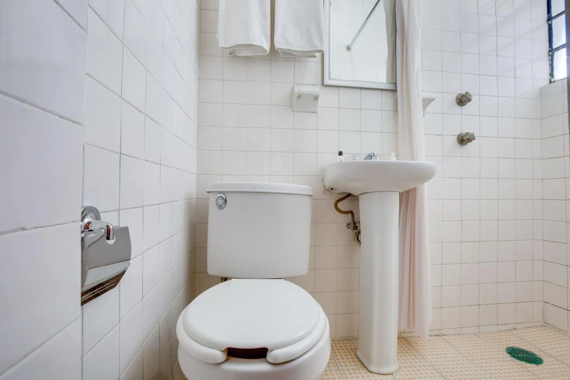 Shower in Hotel Huautla de Oaxaca