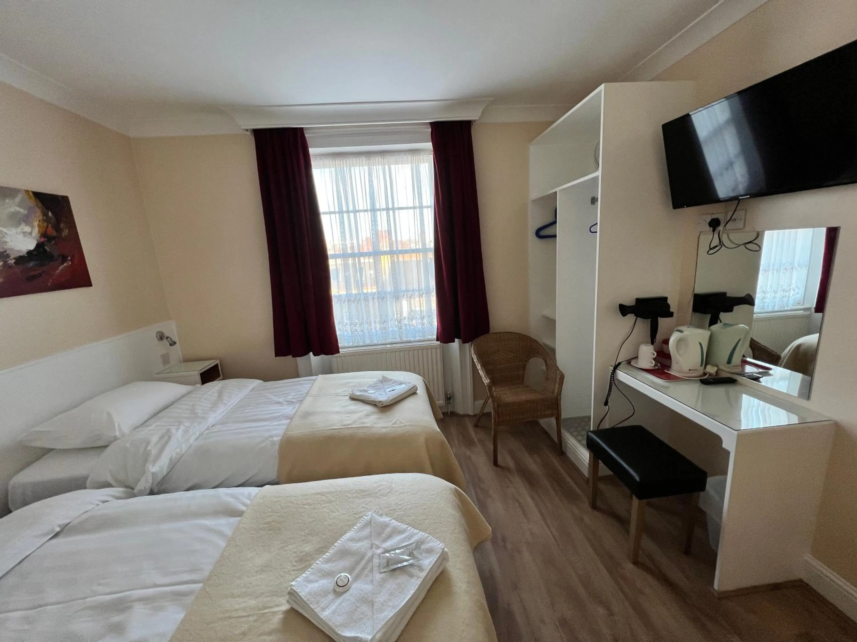 Bed in Melbourne House Hotel