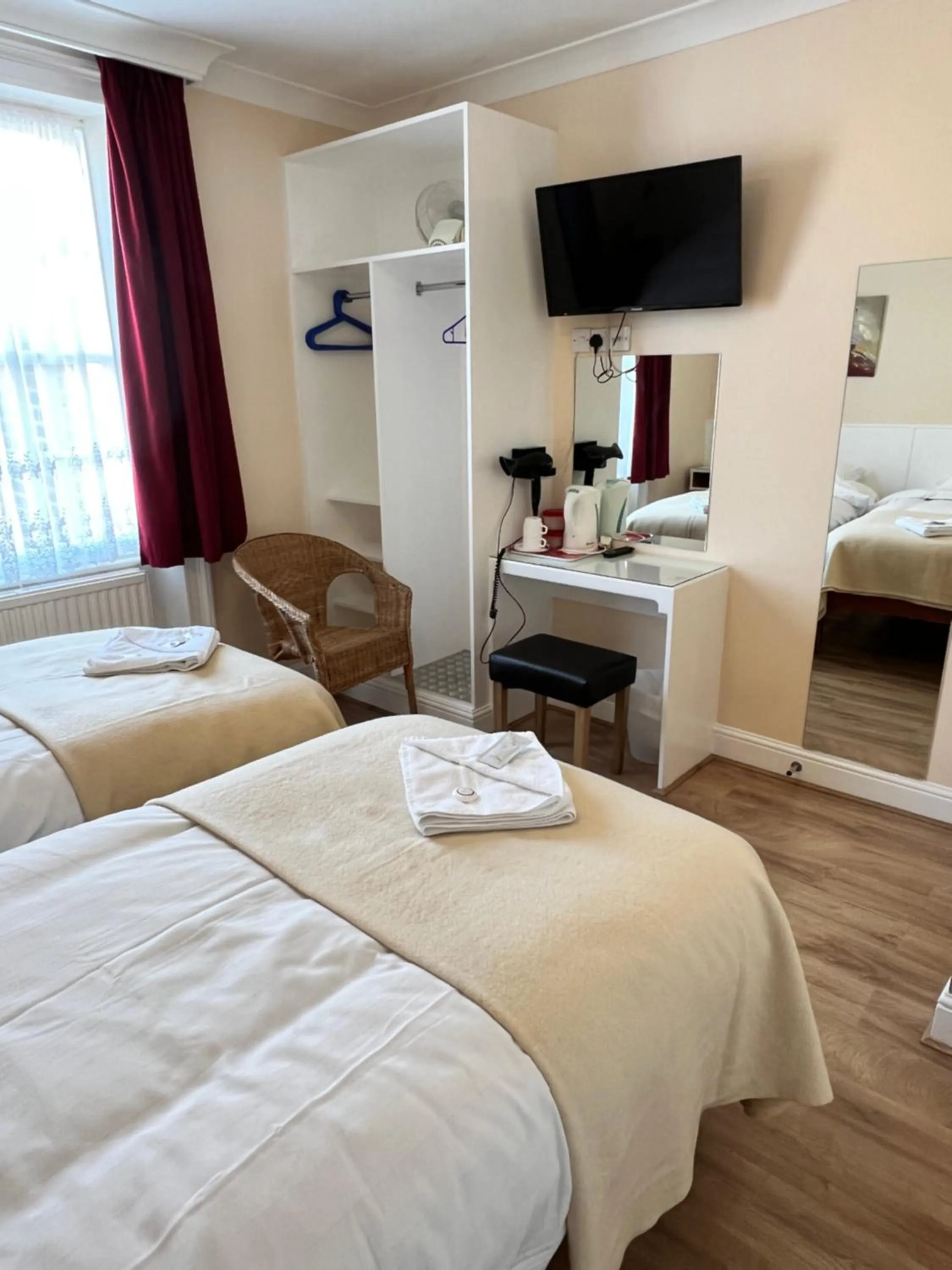 Bed in Melbourne House Hotel