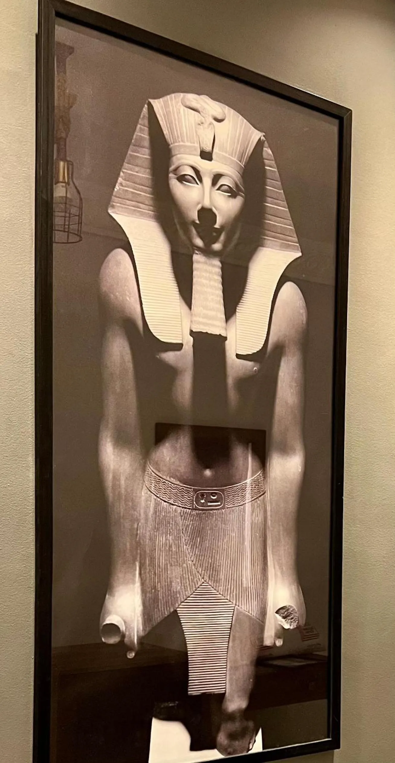 Decorative detail in New Museum, Pyramids inn