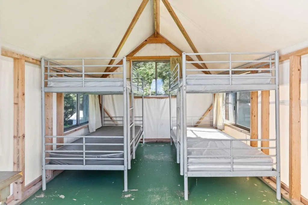 Photo of the whole room, Bed in Costanoa