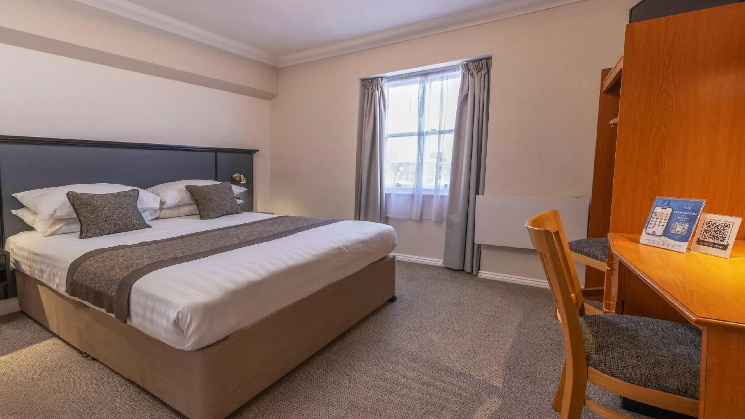 Bed in Best Western Corona Hotel