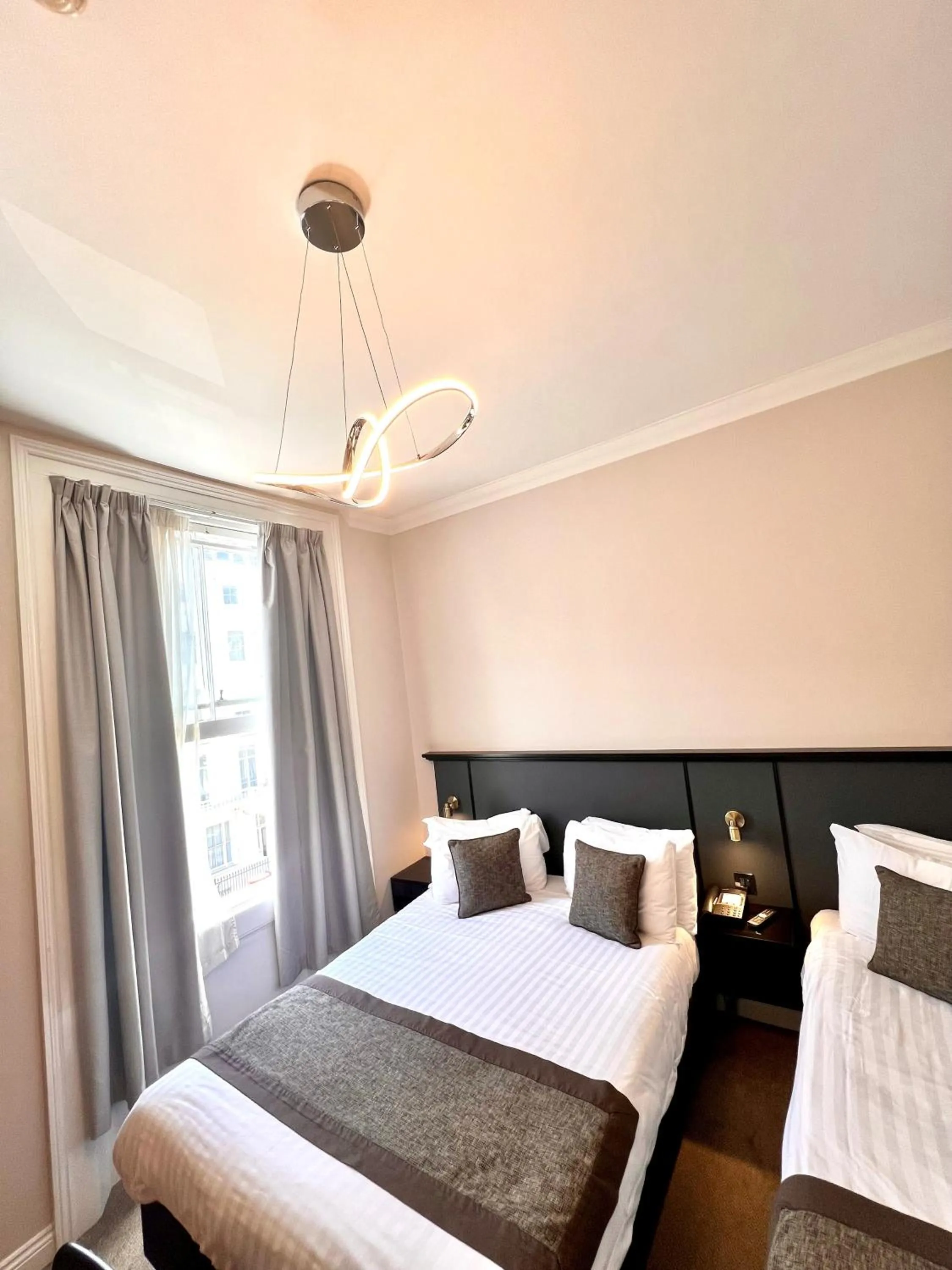 Bedroom, Bed in Best Western Corona Hotel