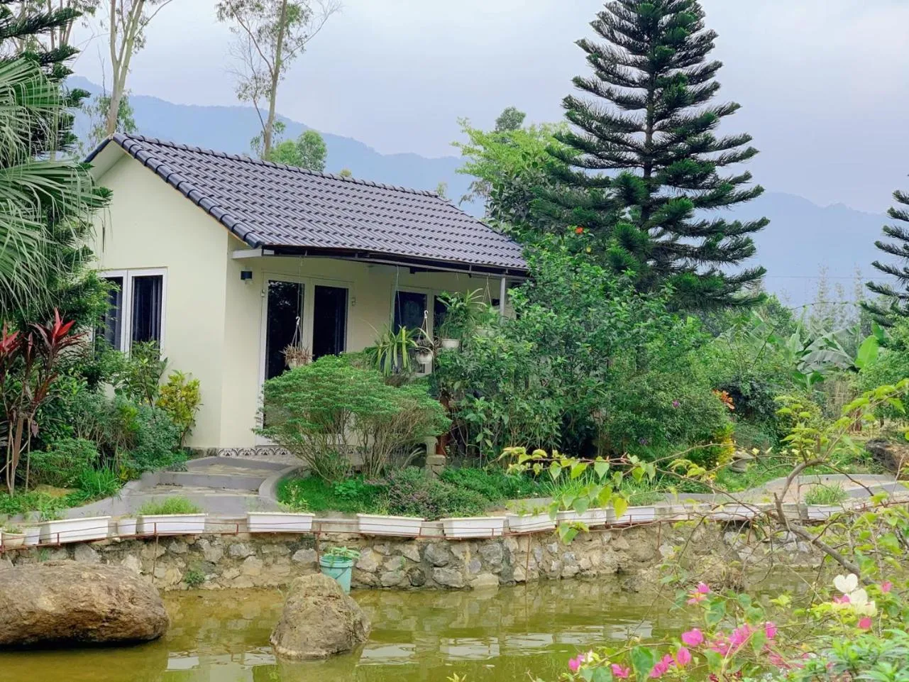 Property building in Paradise Soc Son Resort