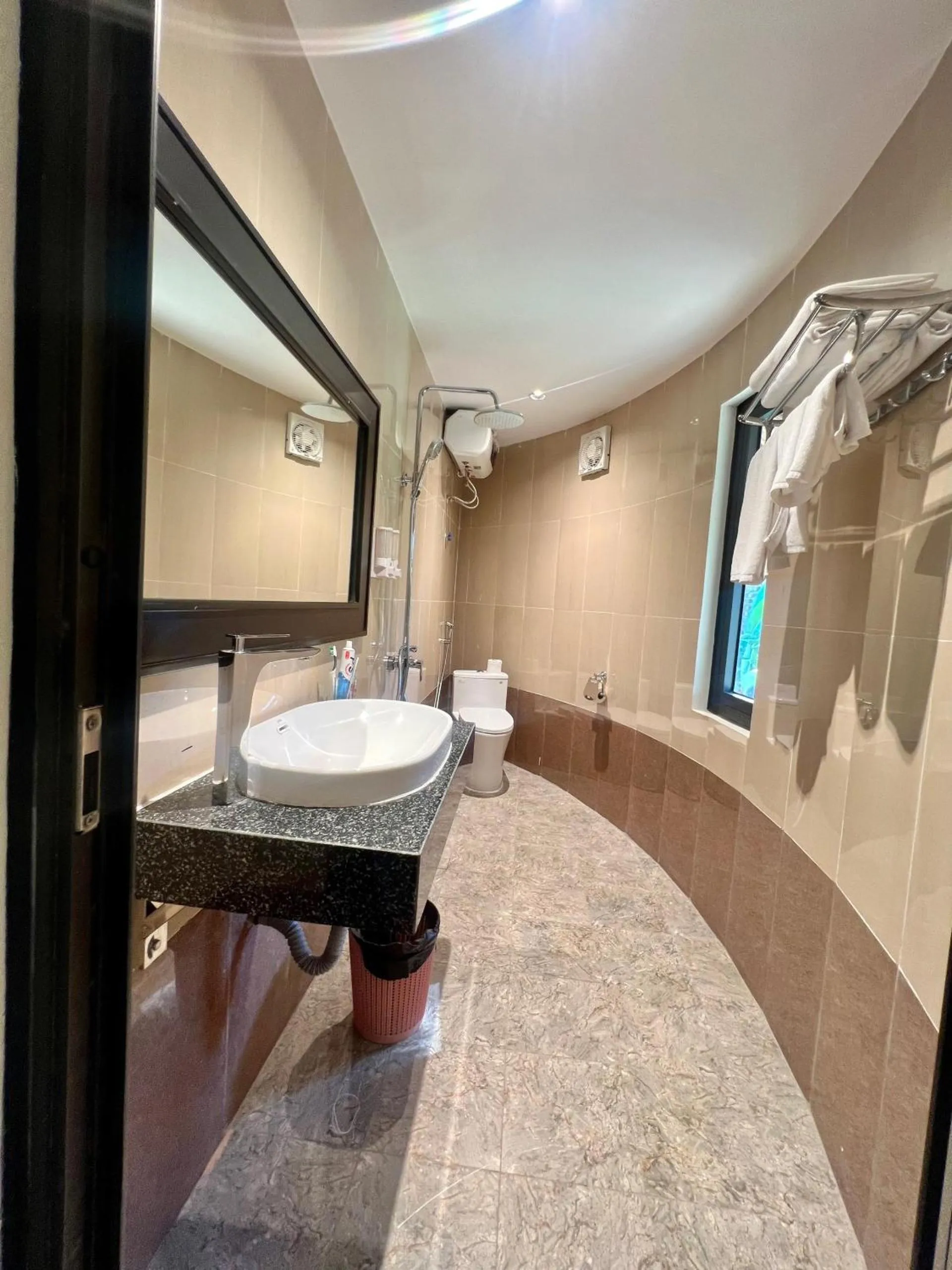 Shower, Bed in Paradise Soc Son Resort