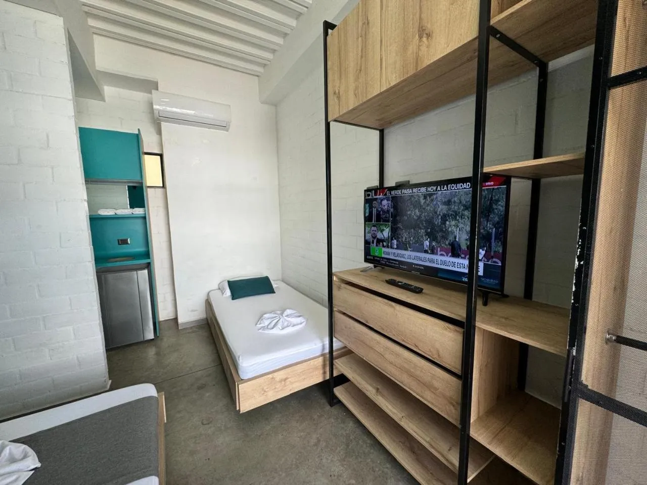 Photo of the whole room, Bed in Hotel Living Box San Fernando