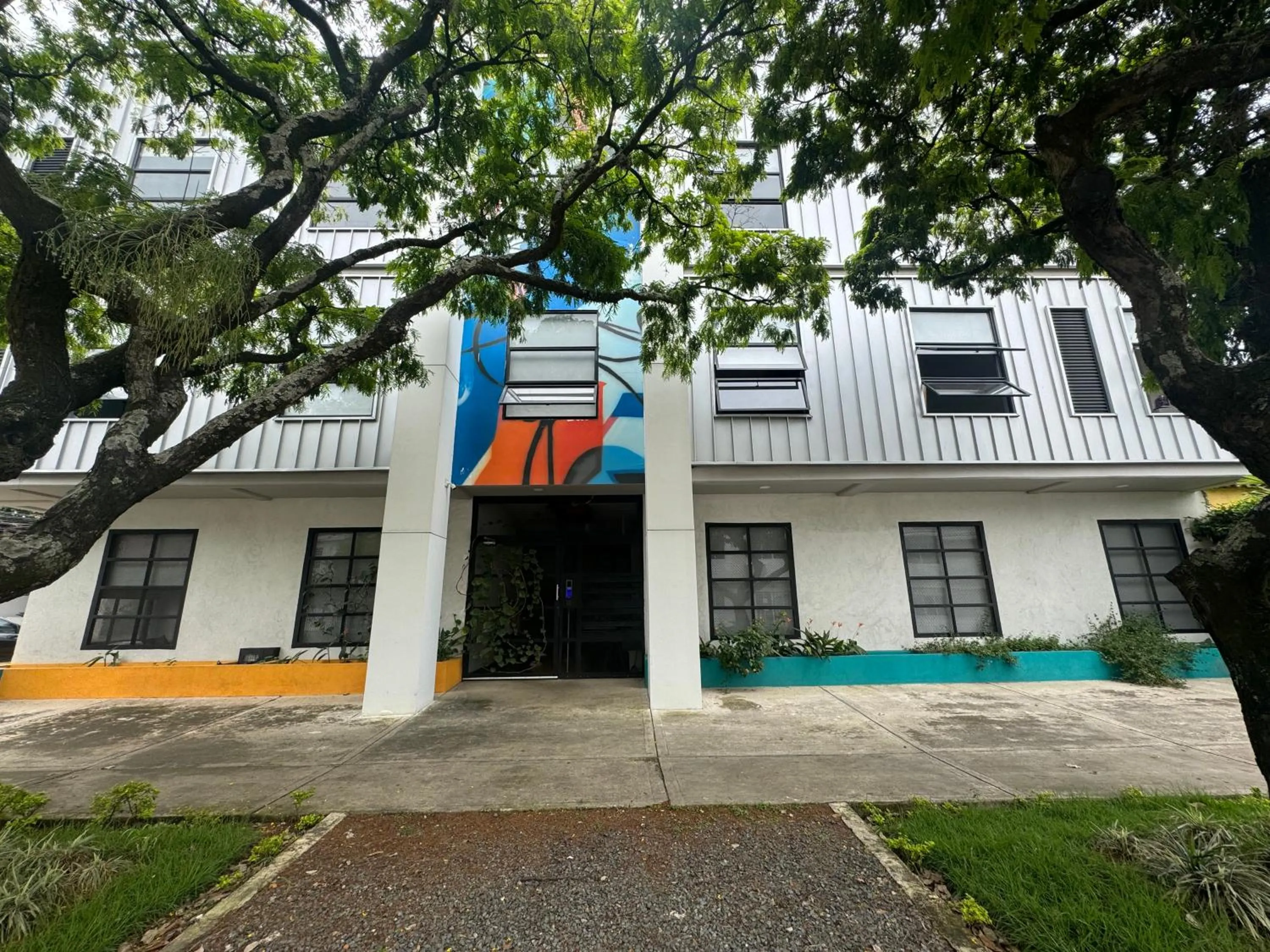 Property building in Hotel Living Box San Fernando