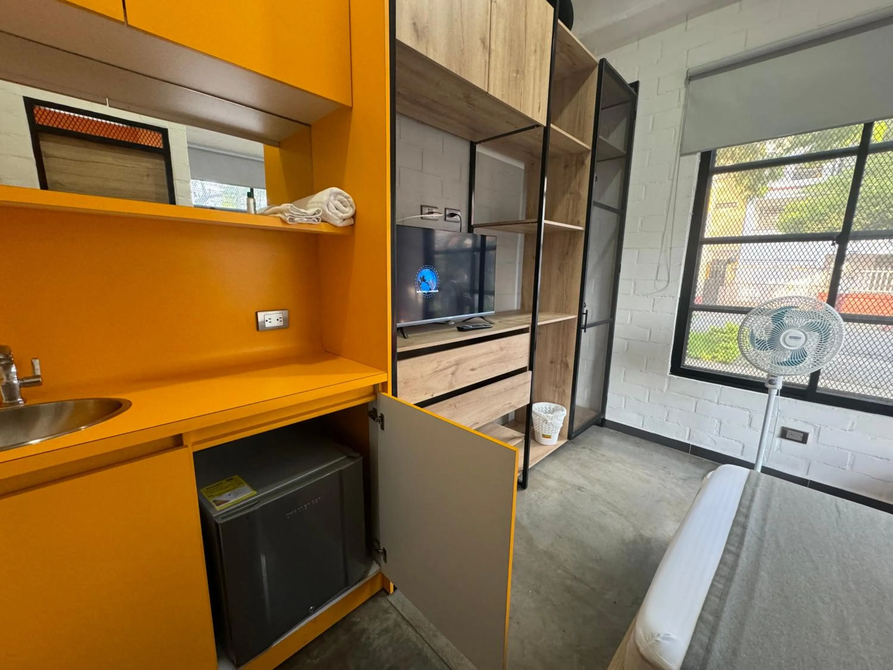 Photo of the whole room in Hotel Living Box San Fernando