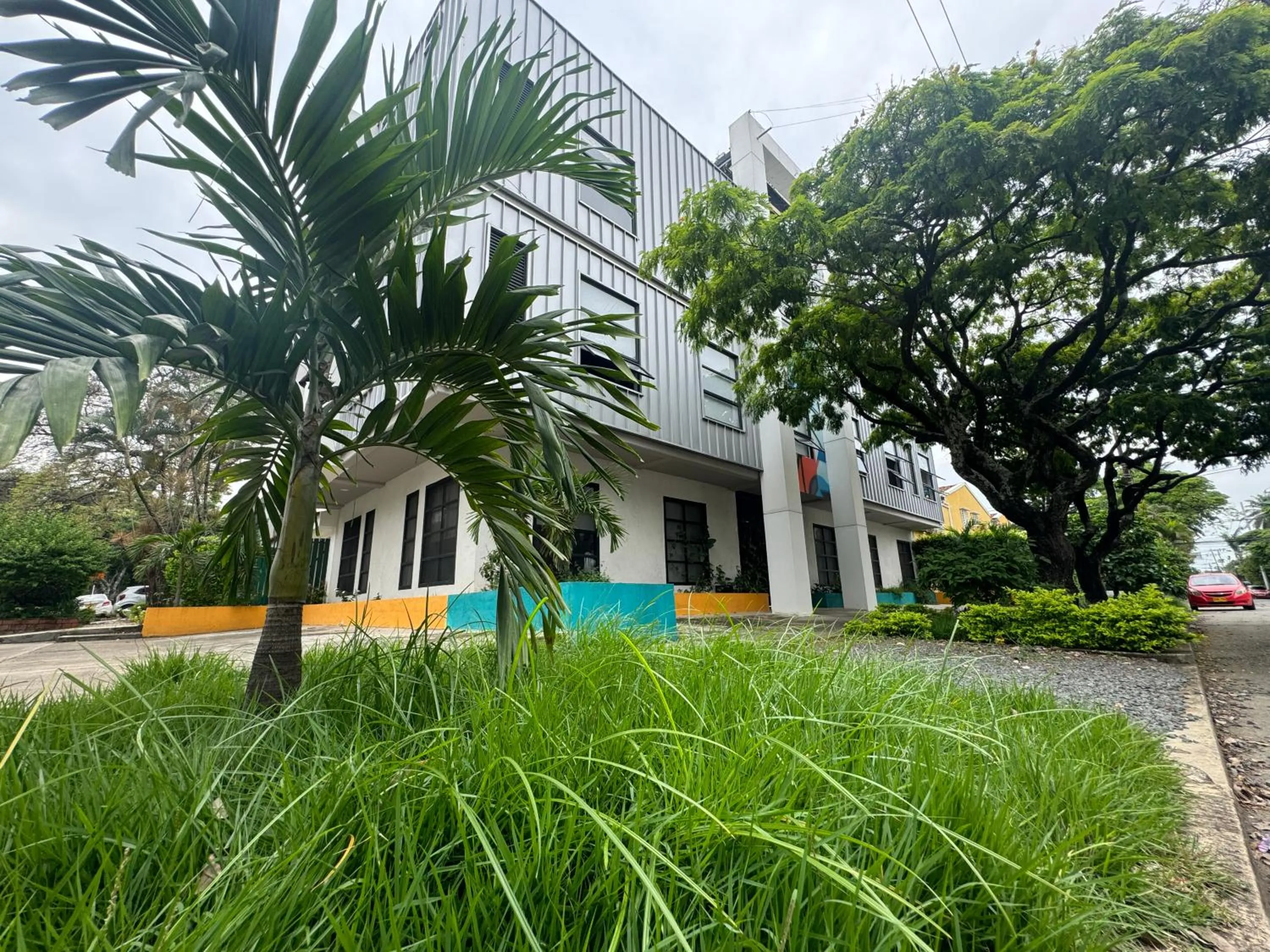 Property building in Hotel Living Box San Fernando