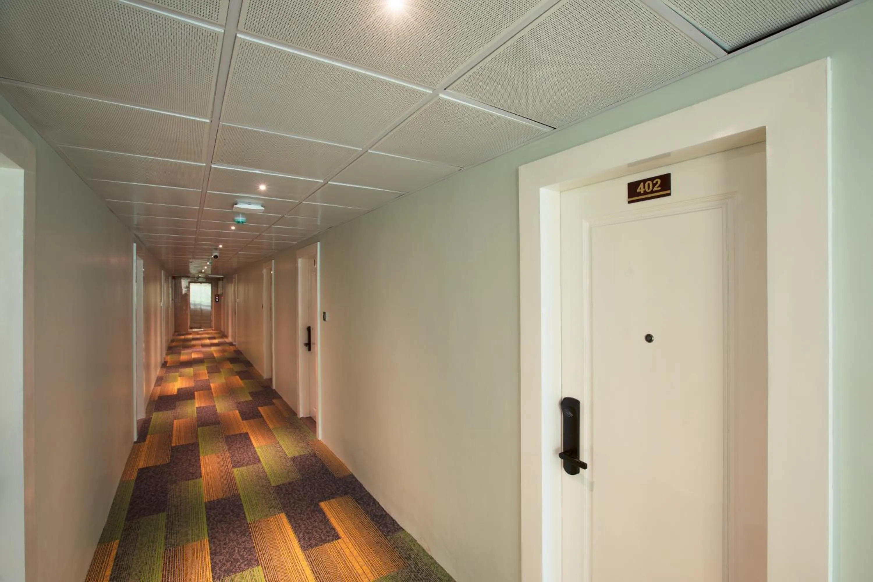 Property building in 44 Oasis