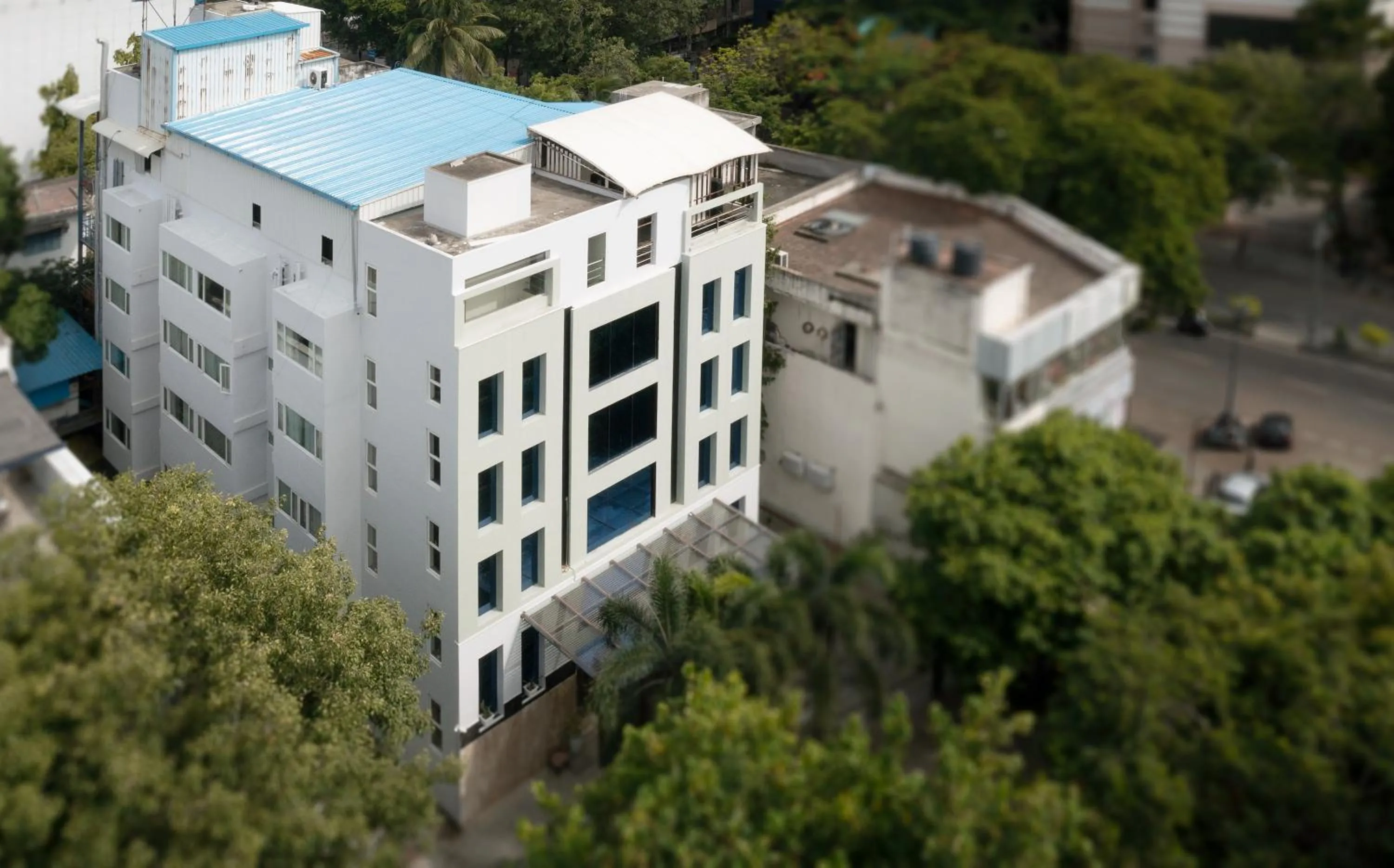 Property building in 44 Oasis