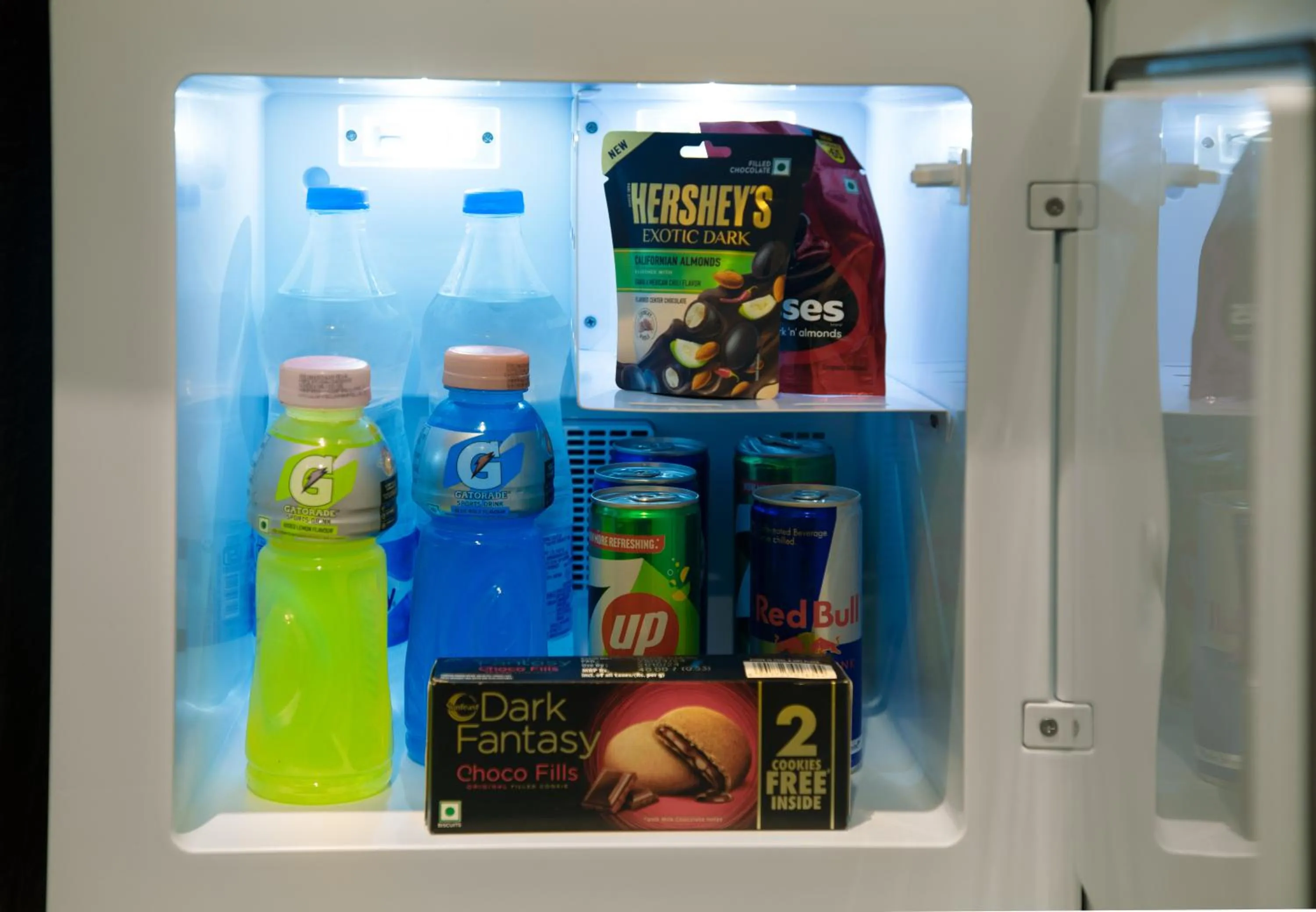 minibar in 44 Oasis