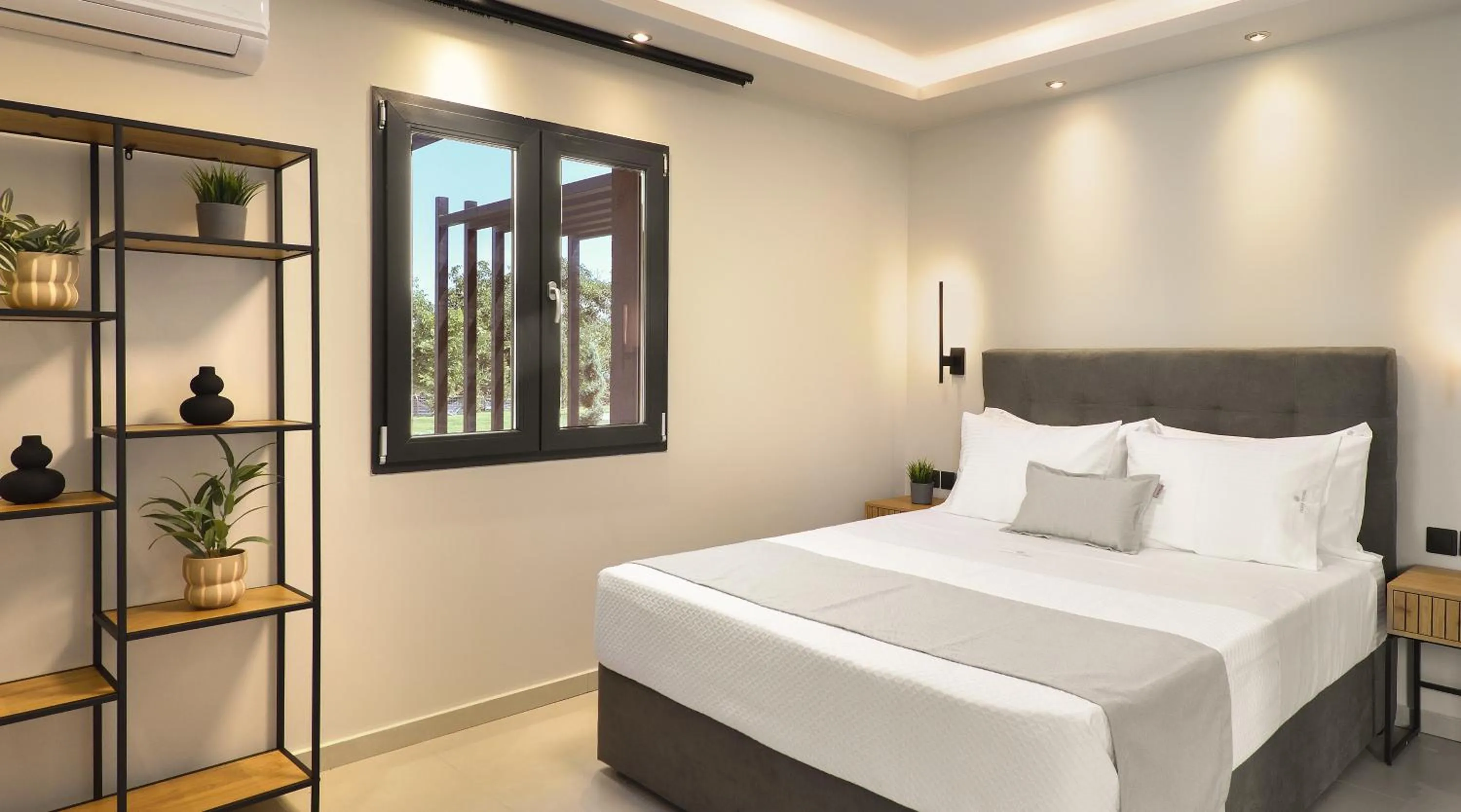 Bedroom, Bed in Olive All-Seasons Suites, Panel Hospitality Homes & Villas