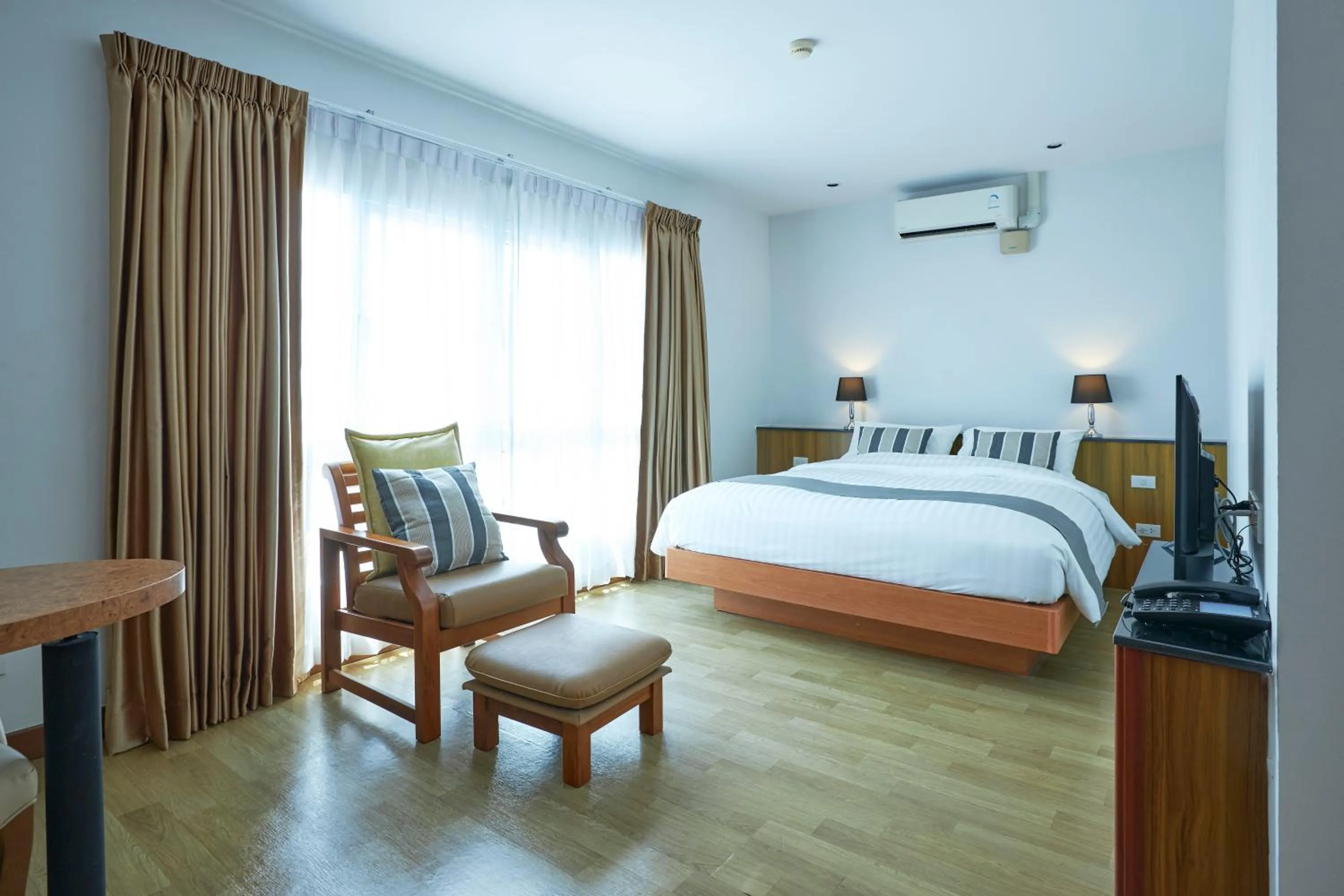 City view, Bed in Cozy Donmueang Hotel