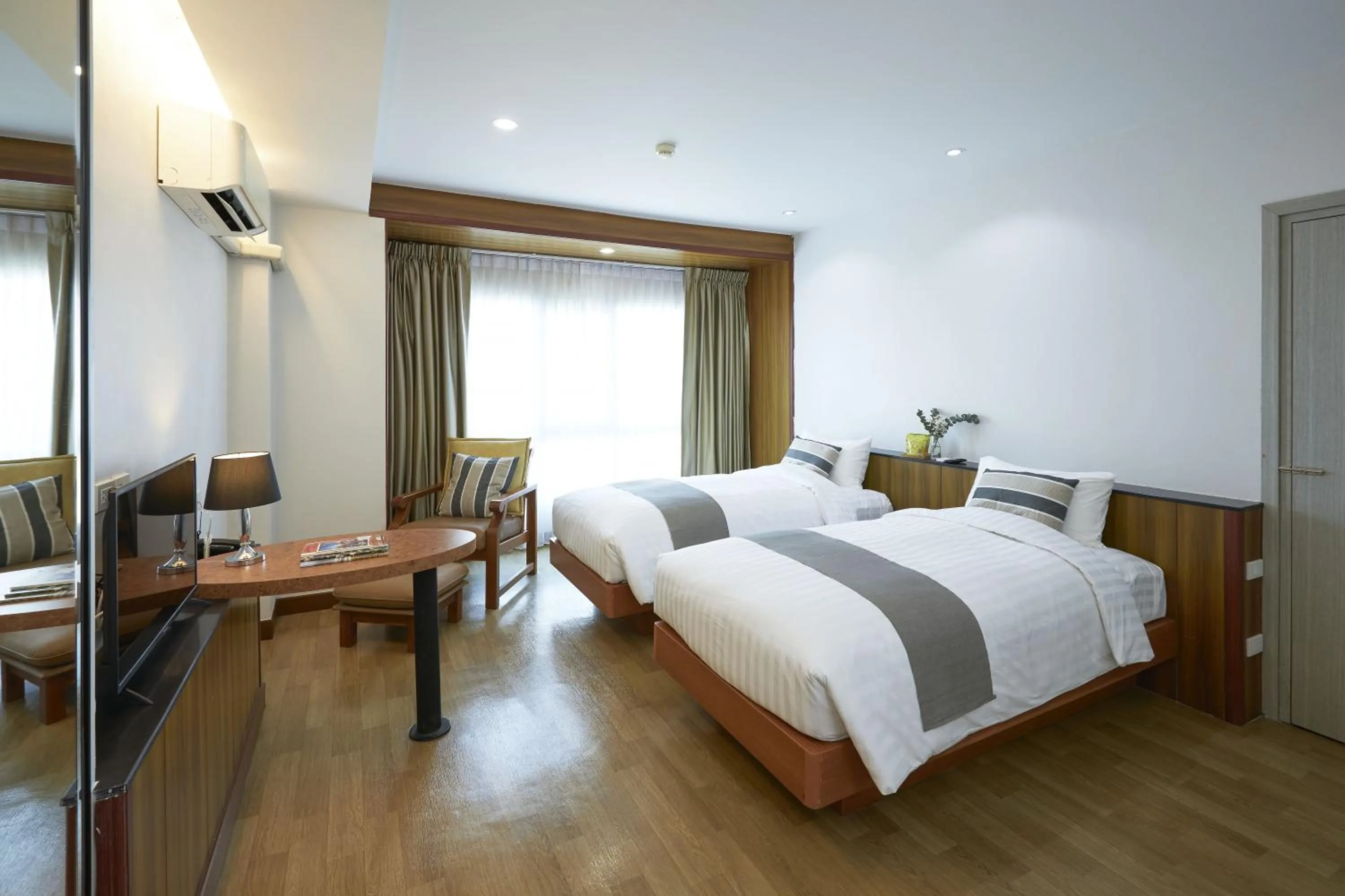 Bedroom, Bed in Cozy Donmueang Hotel