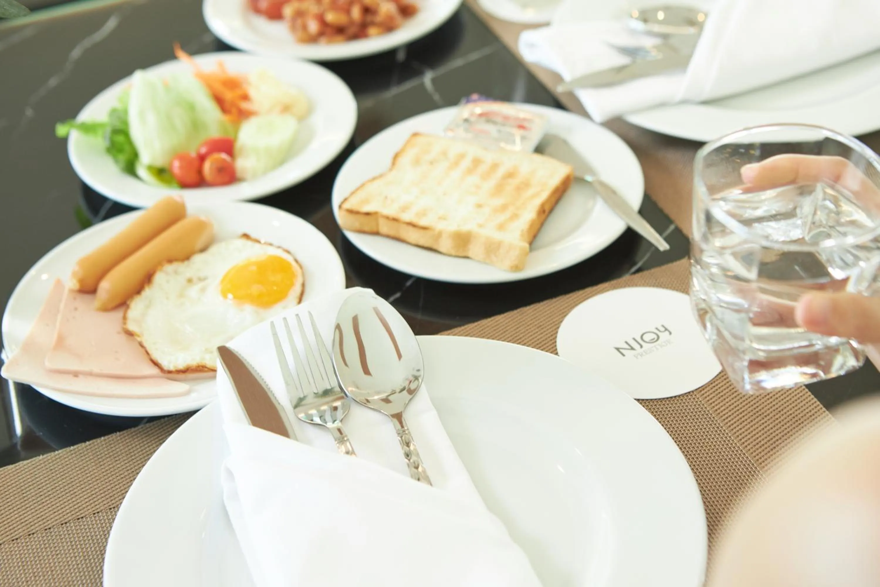 Breakfast in Cozy Donmueang Hotel