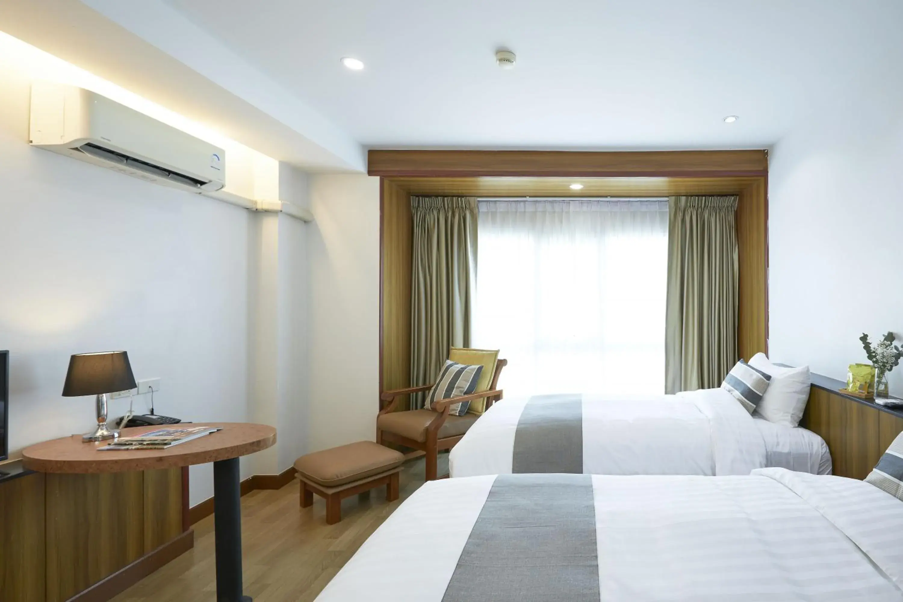 Superior Twin Room in NJOY Prestige Grand Hotel Don Mueang Superior Twin Room in NJOY Prestige Grand Hotel Don Mueang