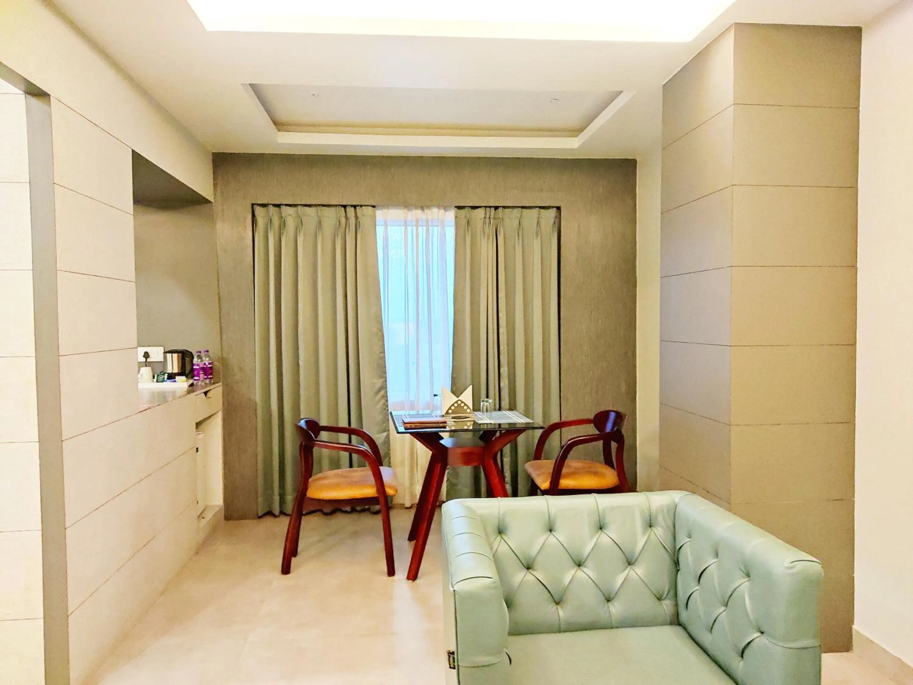 Living room in Hotel Rishiraj, Nagaon