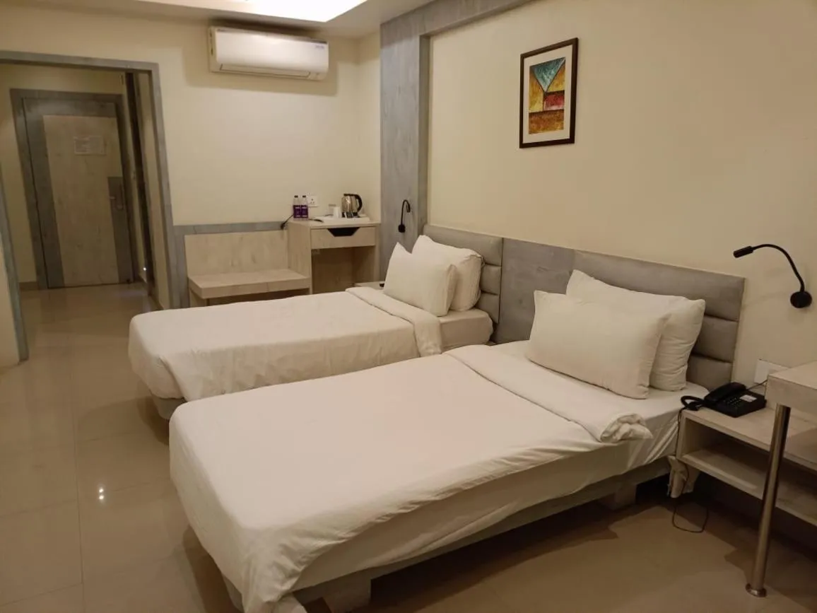Bed in Hotel Rishiraj, Nagaon