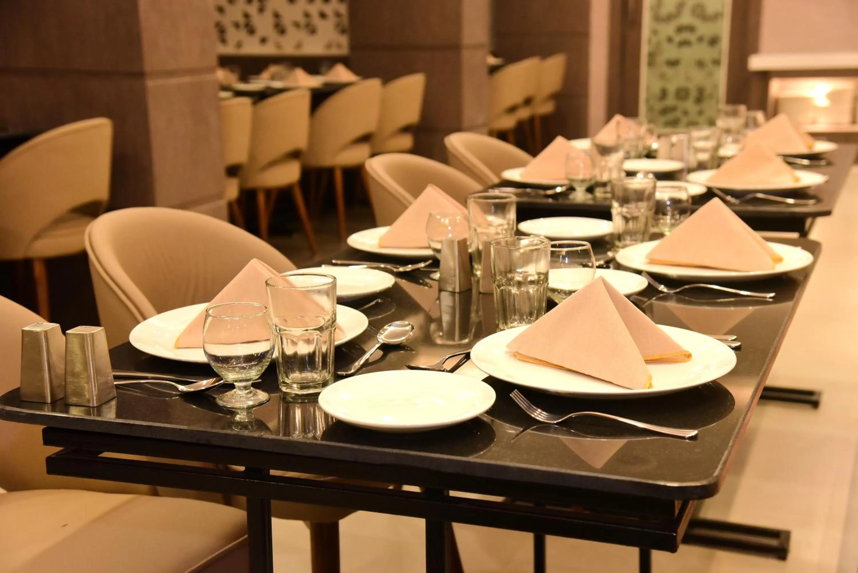 Restaurant/places to eat in Hotel Rishiraj, Nagaon