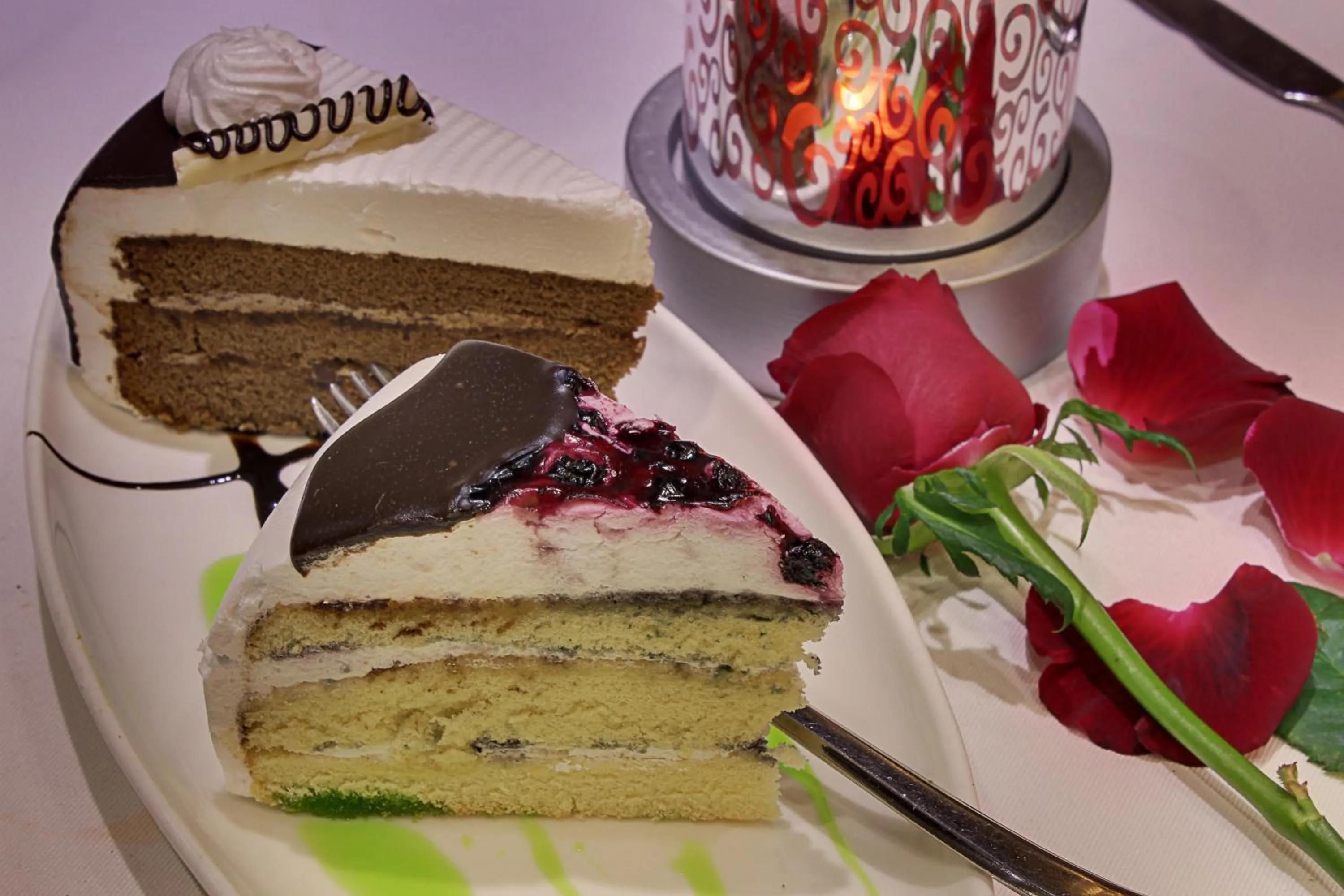 Restaurant/places to eat in The Radiant Swan