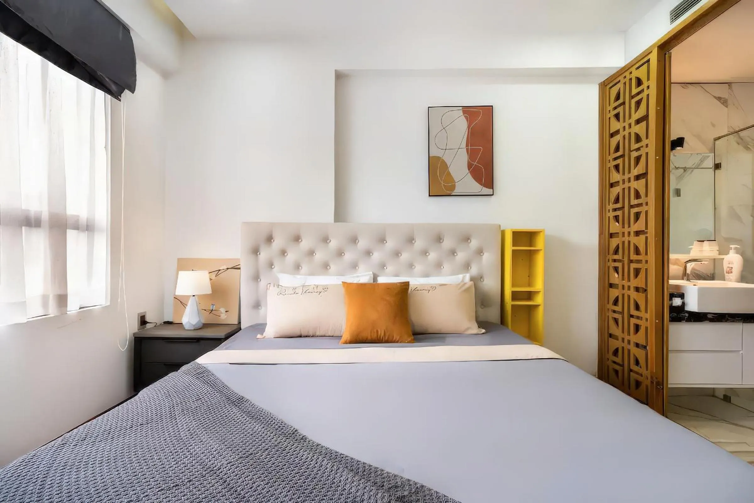 Bed in The Everich Infinity - China Town Apartment