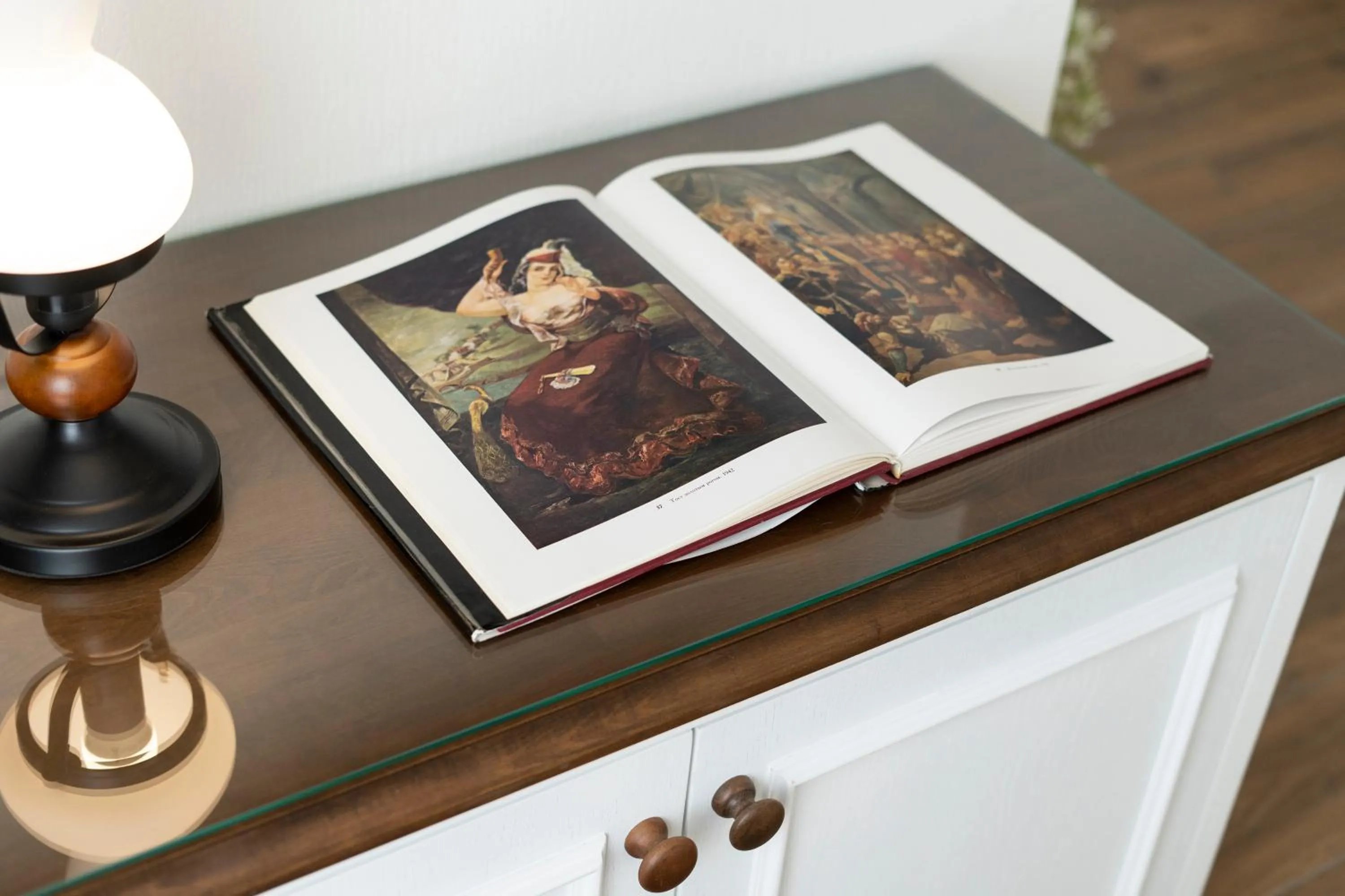 Decorative detail in Iris Hotel