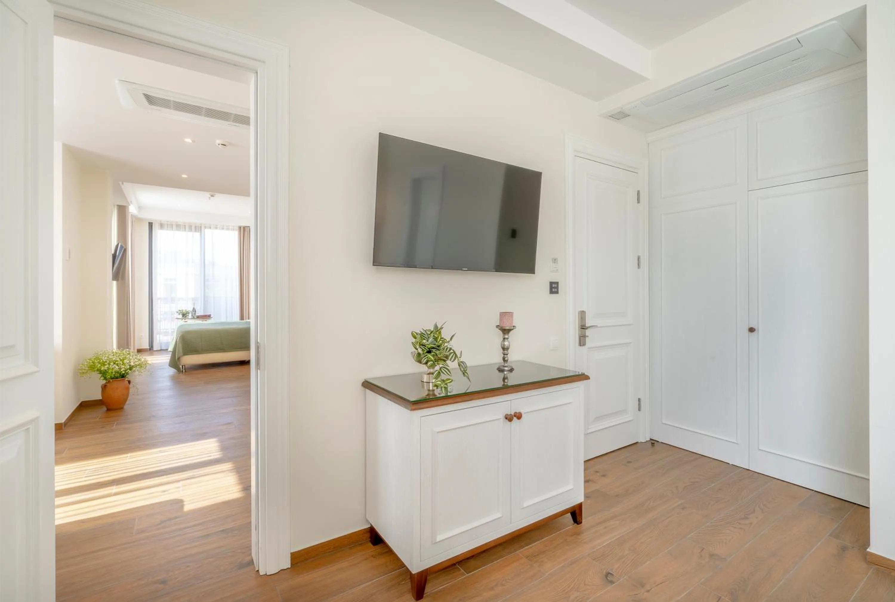 TV and multimedia in Iris Hotel