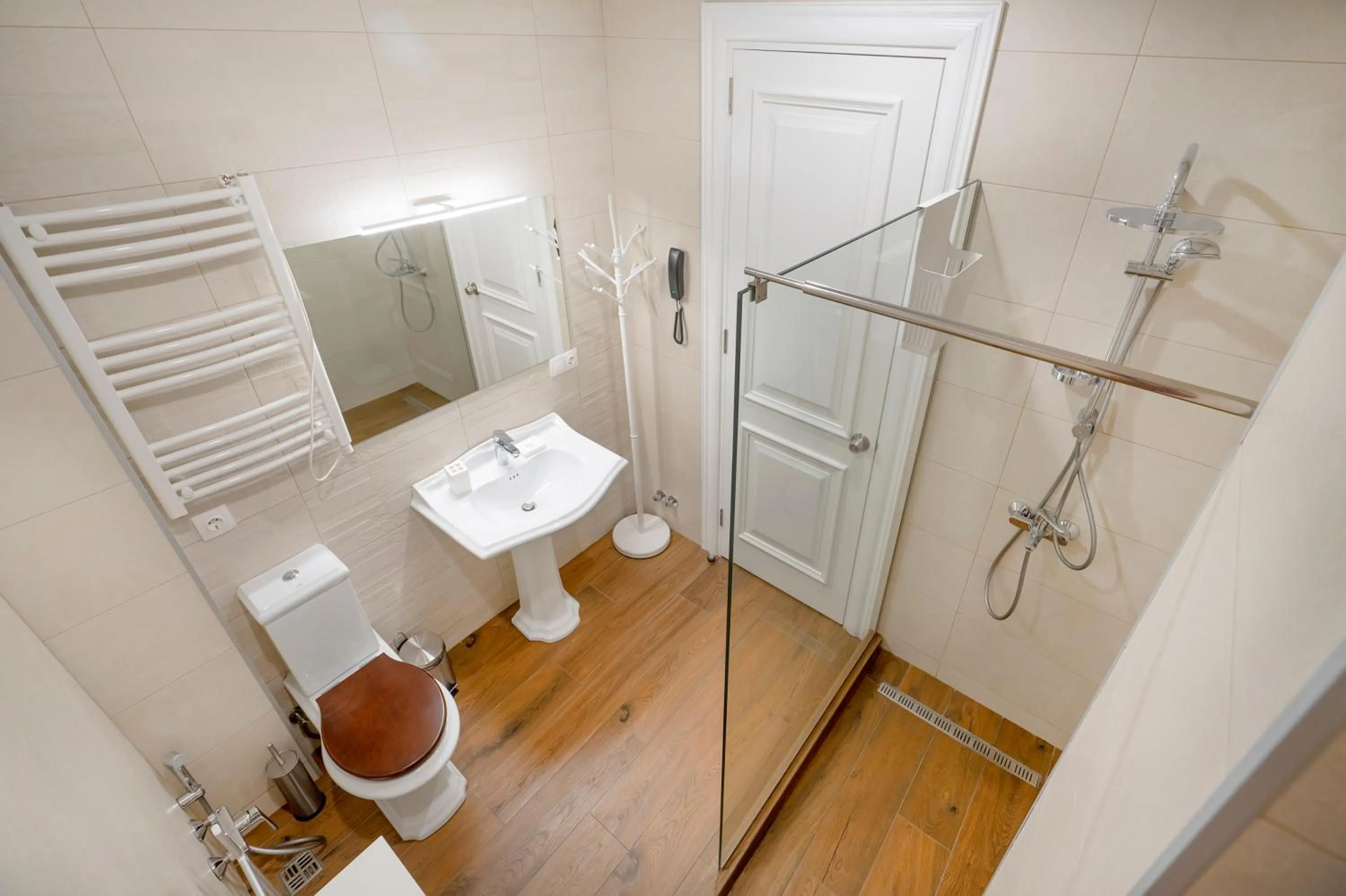 Shower in Iris Hotel