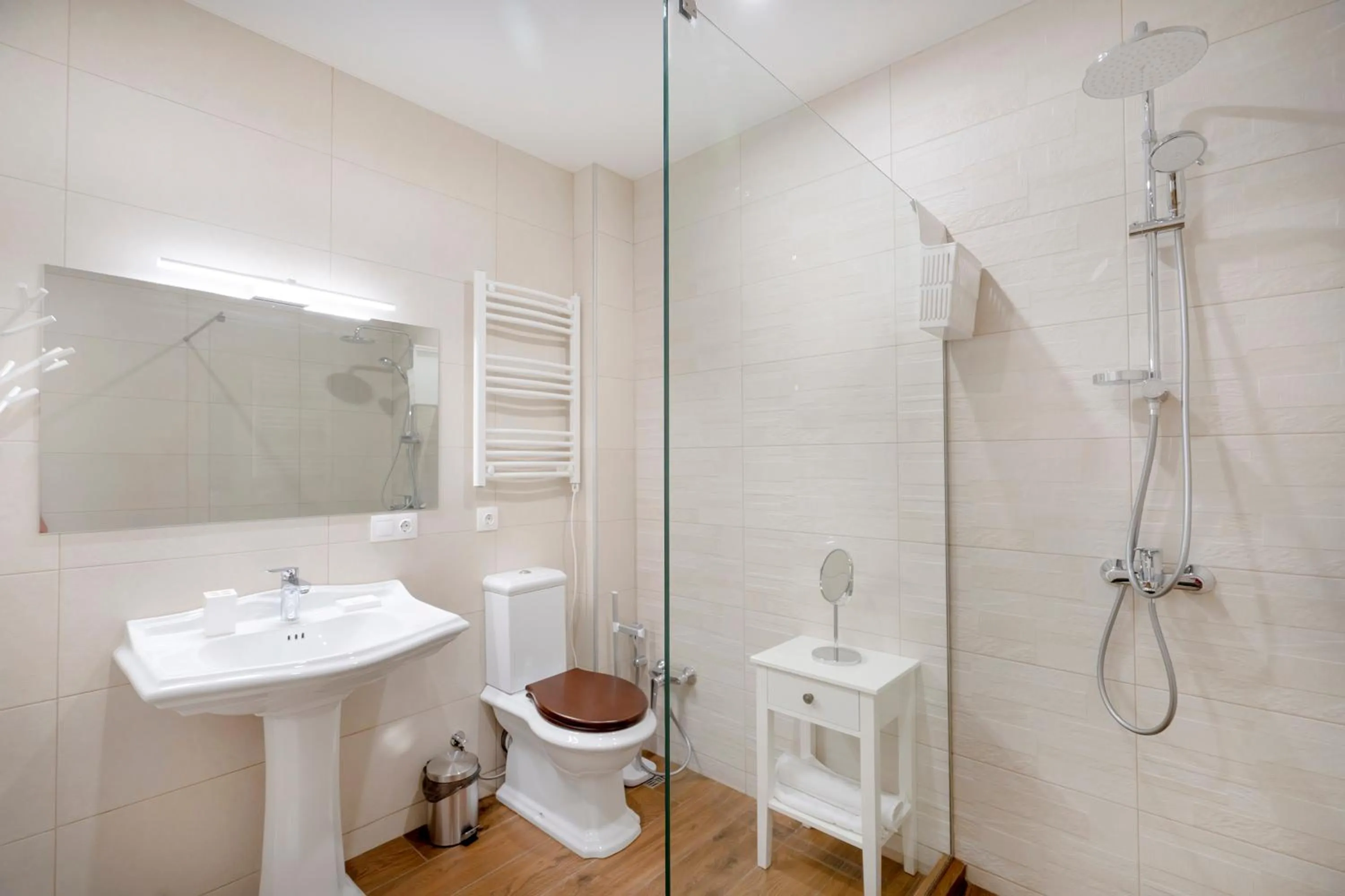 Shower in Iris Hotel