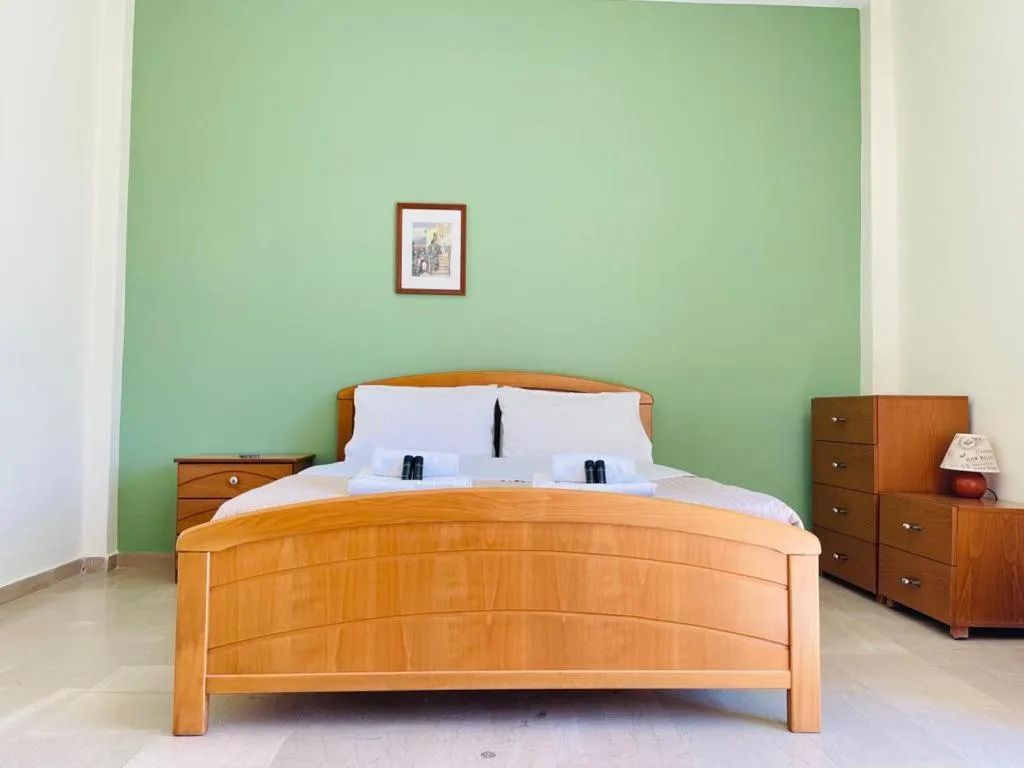 Bedroom, Bed in Alexandra's Apartments