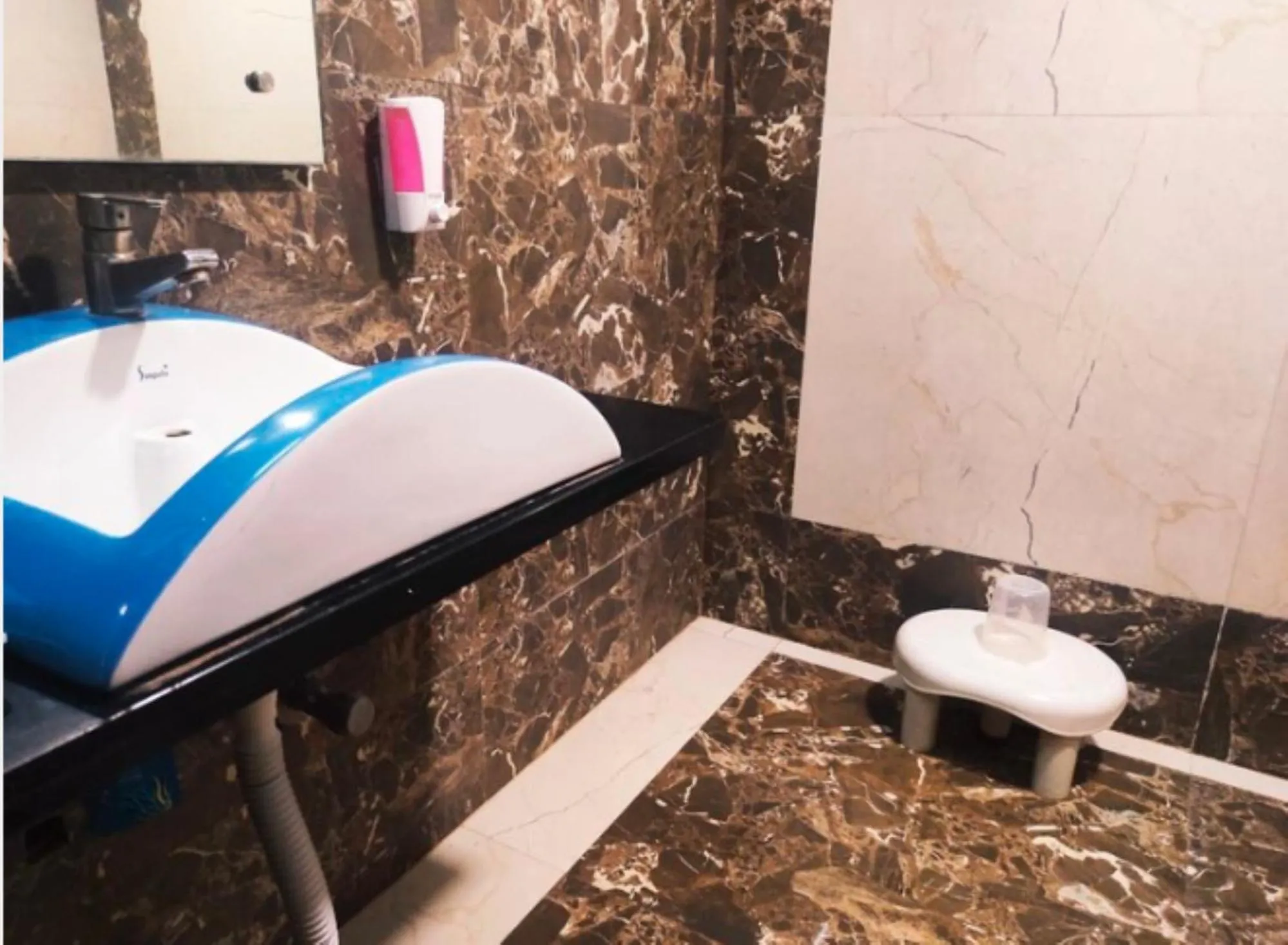 Hotel Orient Crown, Kolhapur