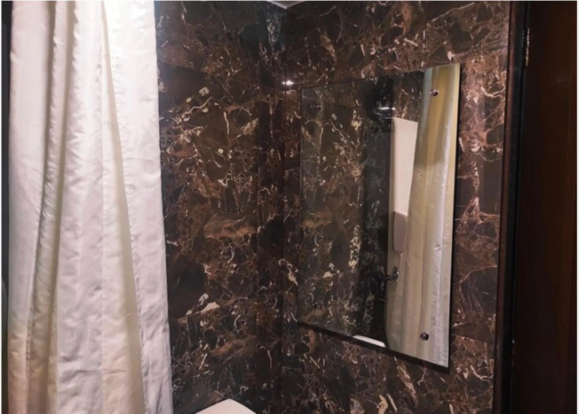 Hotel Orient Crown, Kolhapur