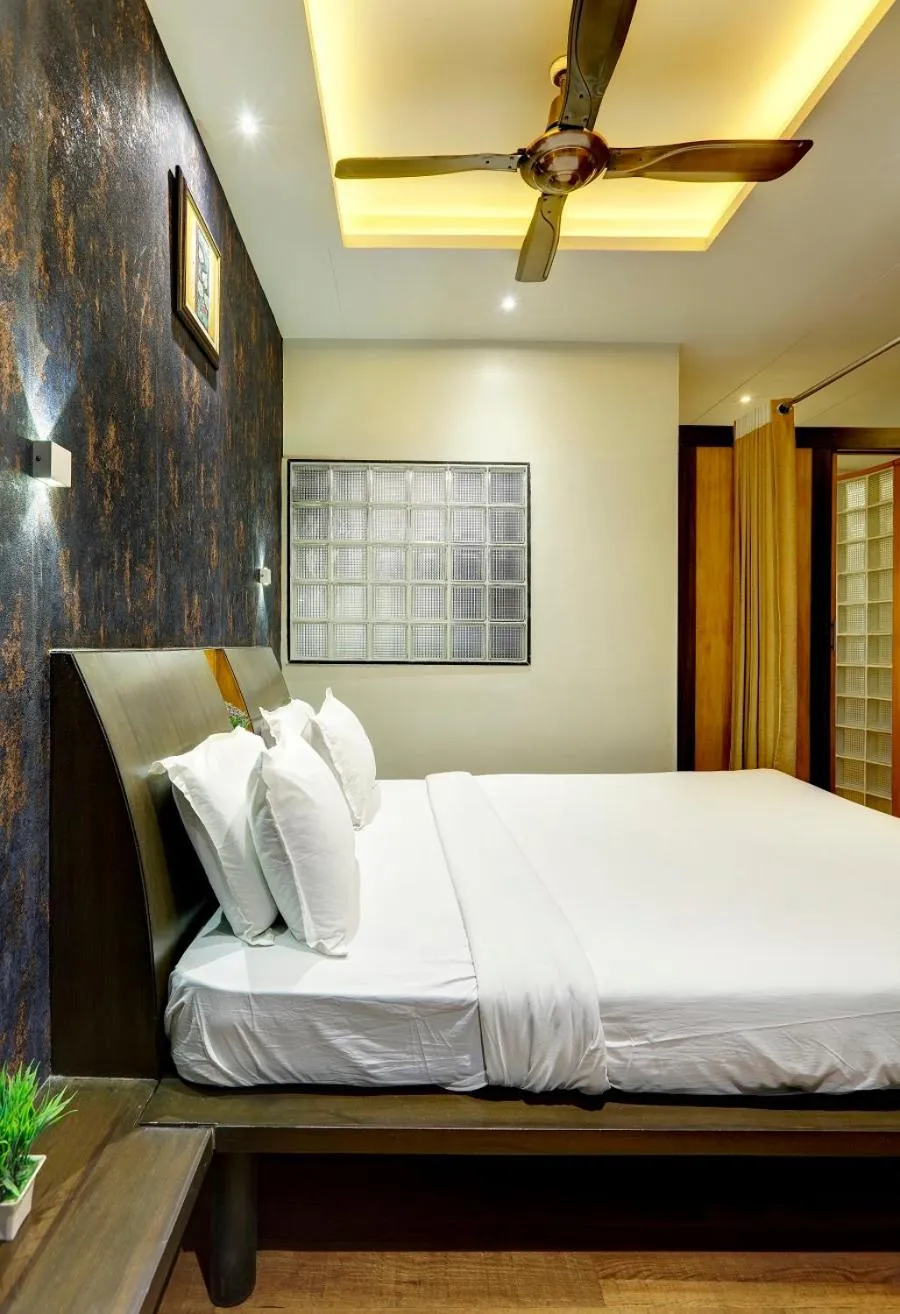 Bed in Hotel Orient Crown, Kolhapur