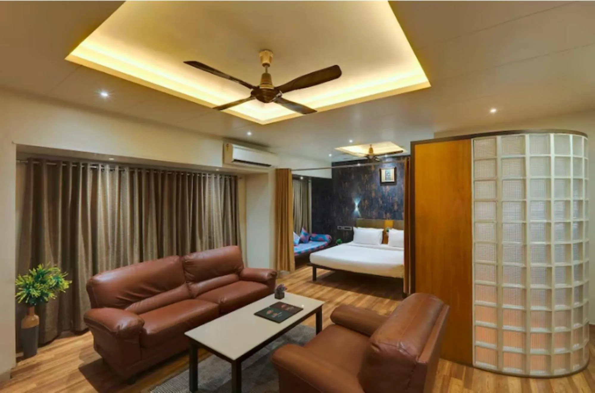 Bed in Hotel Orient Crown, Kolhapur