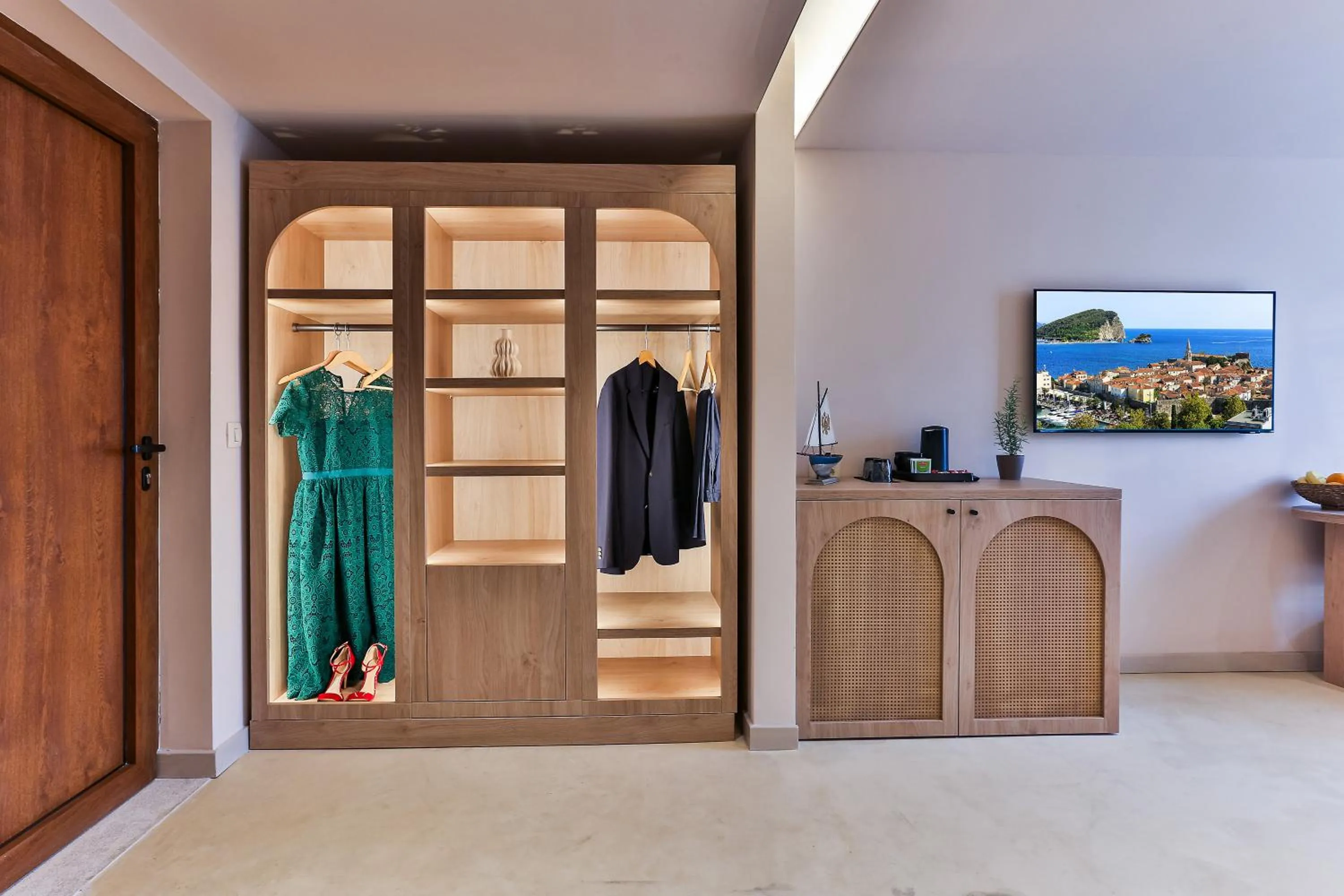 wardrobe in Boutique hotel Ruzmarin SPA & Garden by Aycon