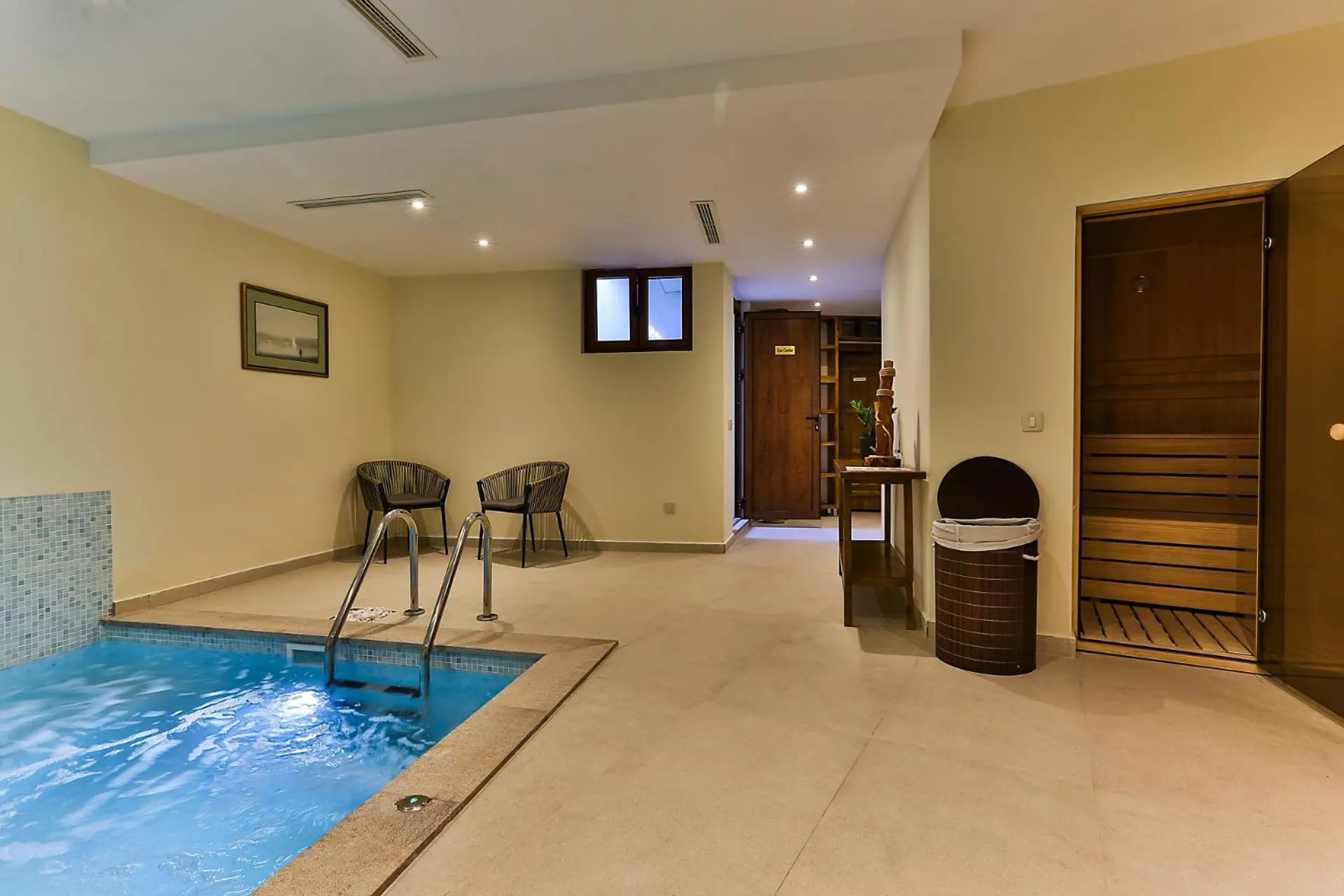 Hot Tub in Boutique hotel Ruzmarin SPA & Garden by Aycon