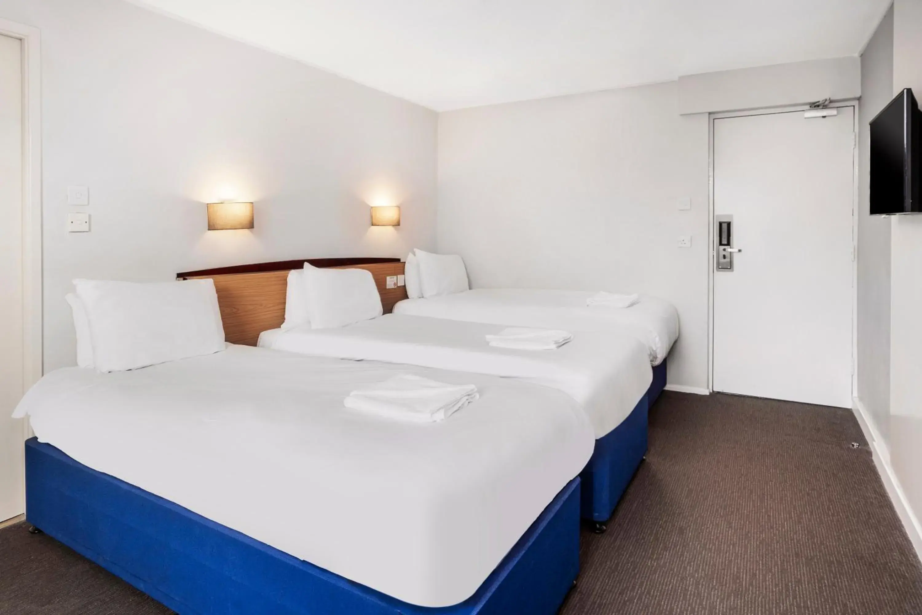 Triple Room - 3 Single Beds in Campanile Manchester Triple Room - 3 Single Beds in Campanile Manchester