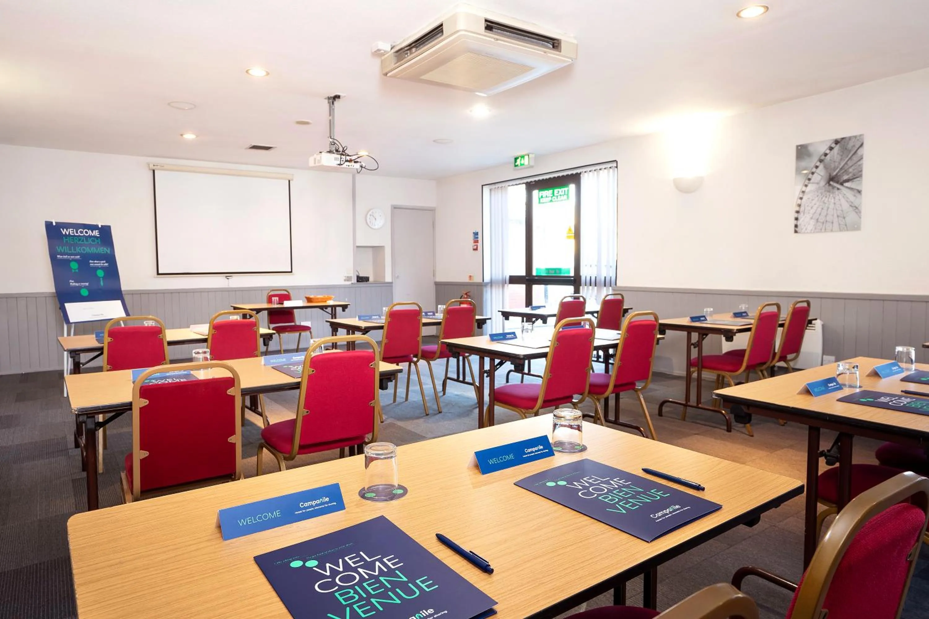 Meeting/conference room in Campanile Manchester