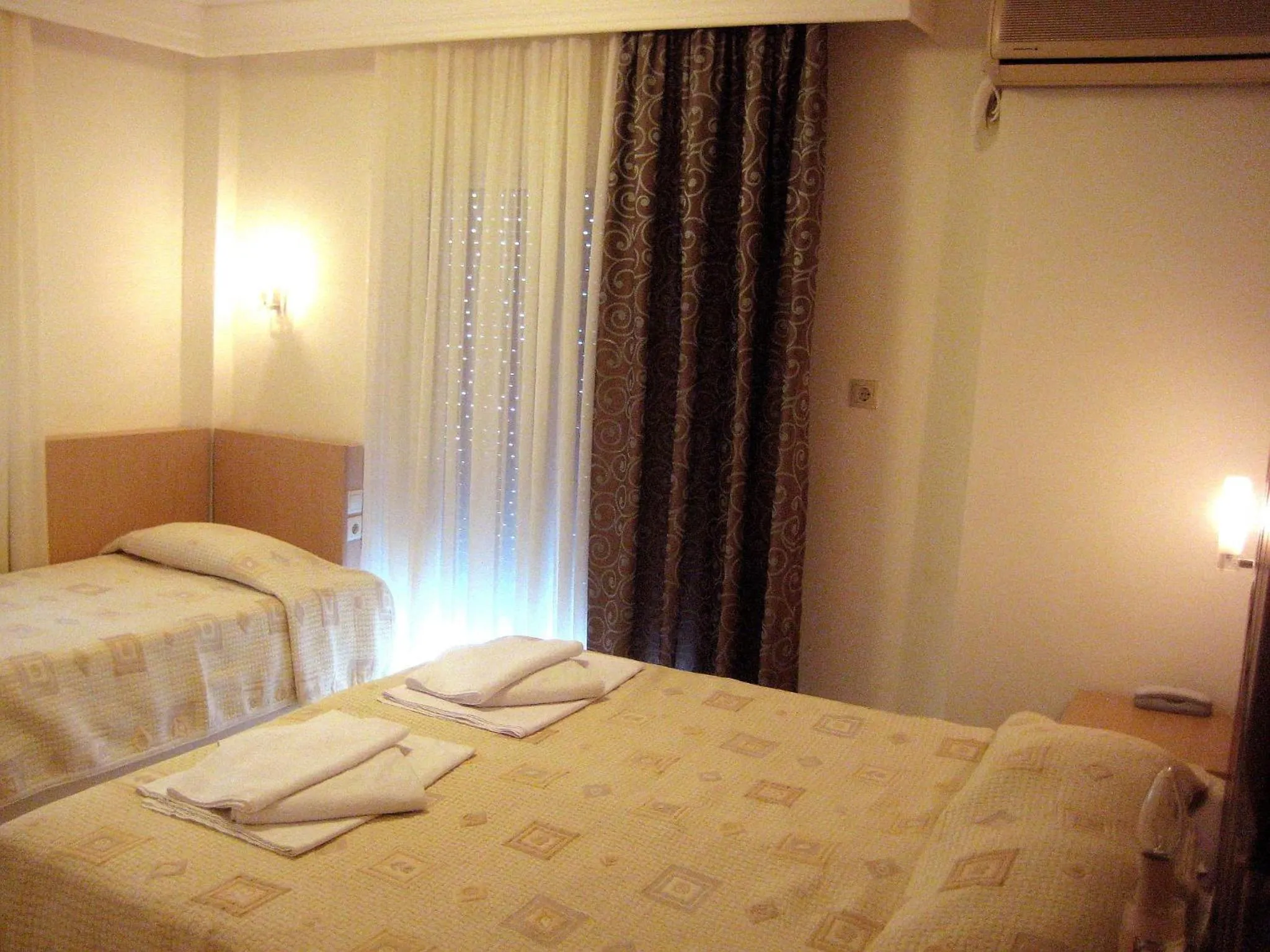 Bed in Hotel Avra