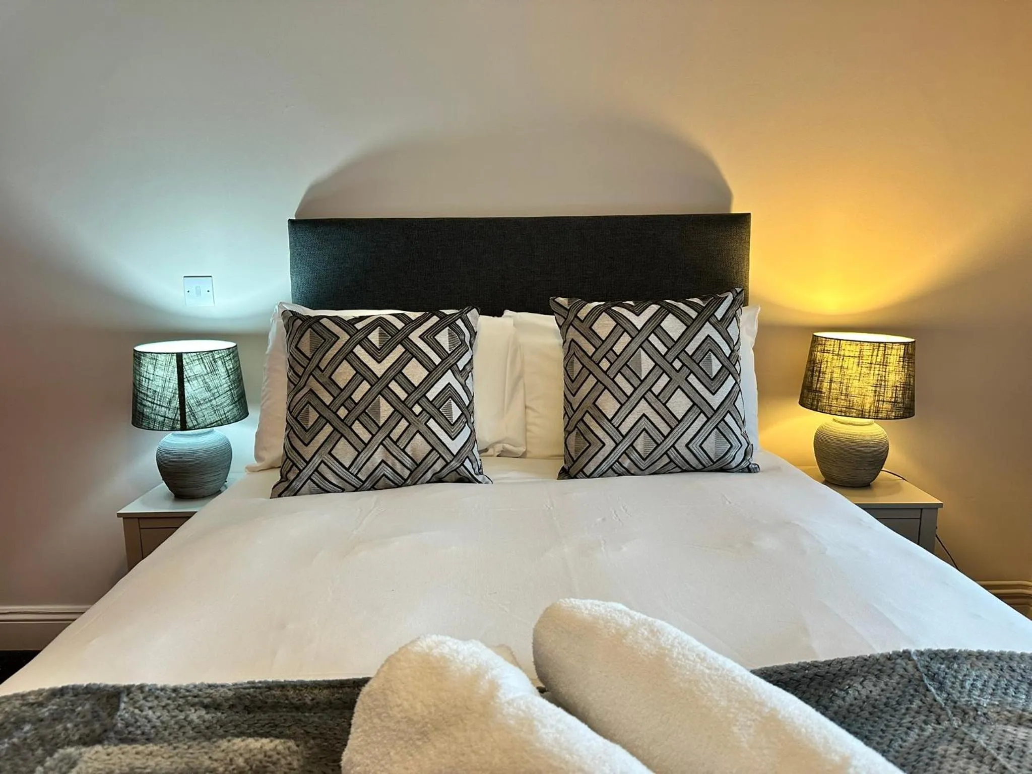 Bedroom, Bed in The Prince Albert Pub & Hotel with onsite FREE PARKING 2 minutes from Legoland