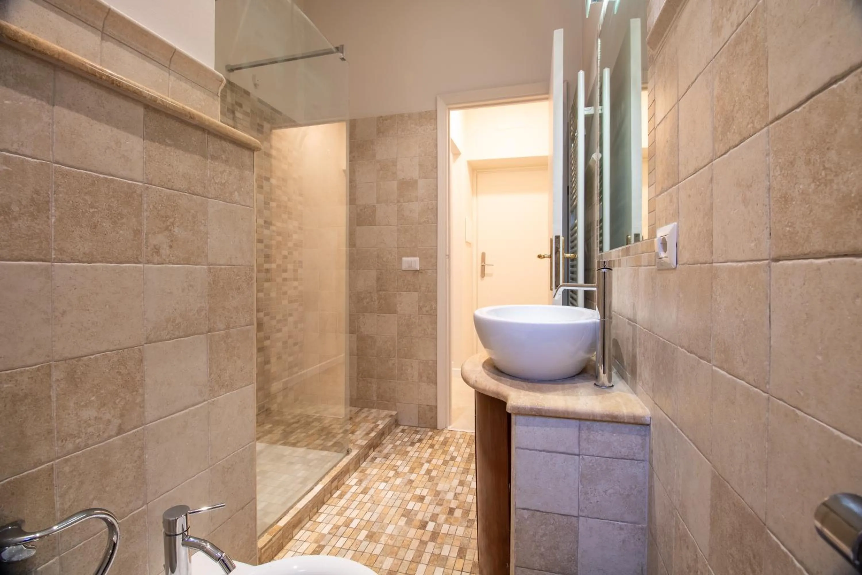 Shower in Guesthouse Emilio