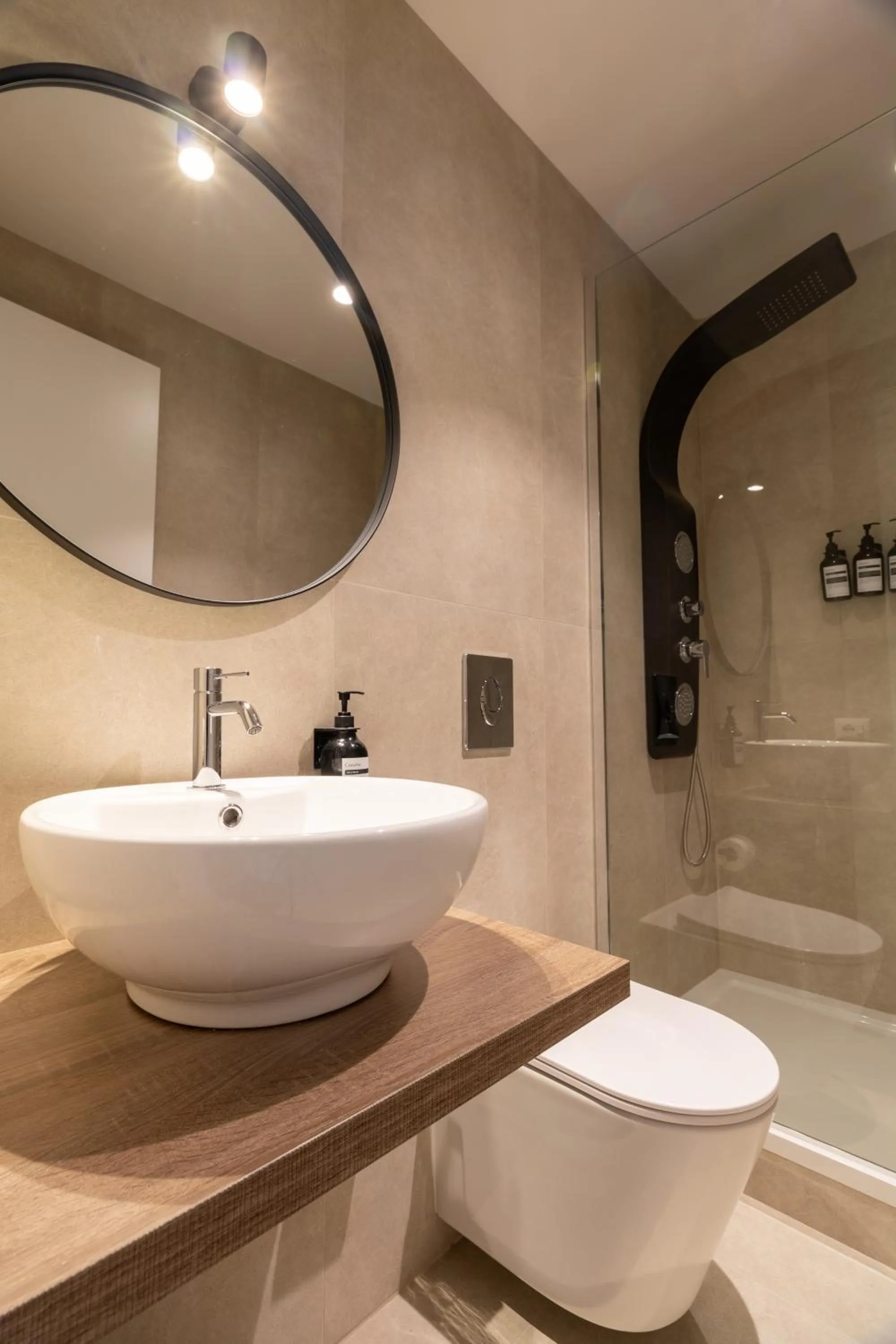 Shower in Guesthouse Emilio