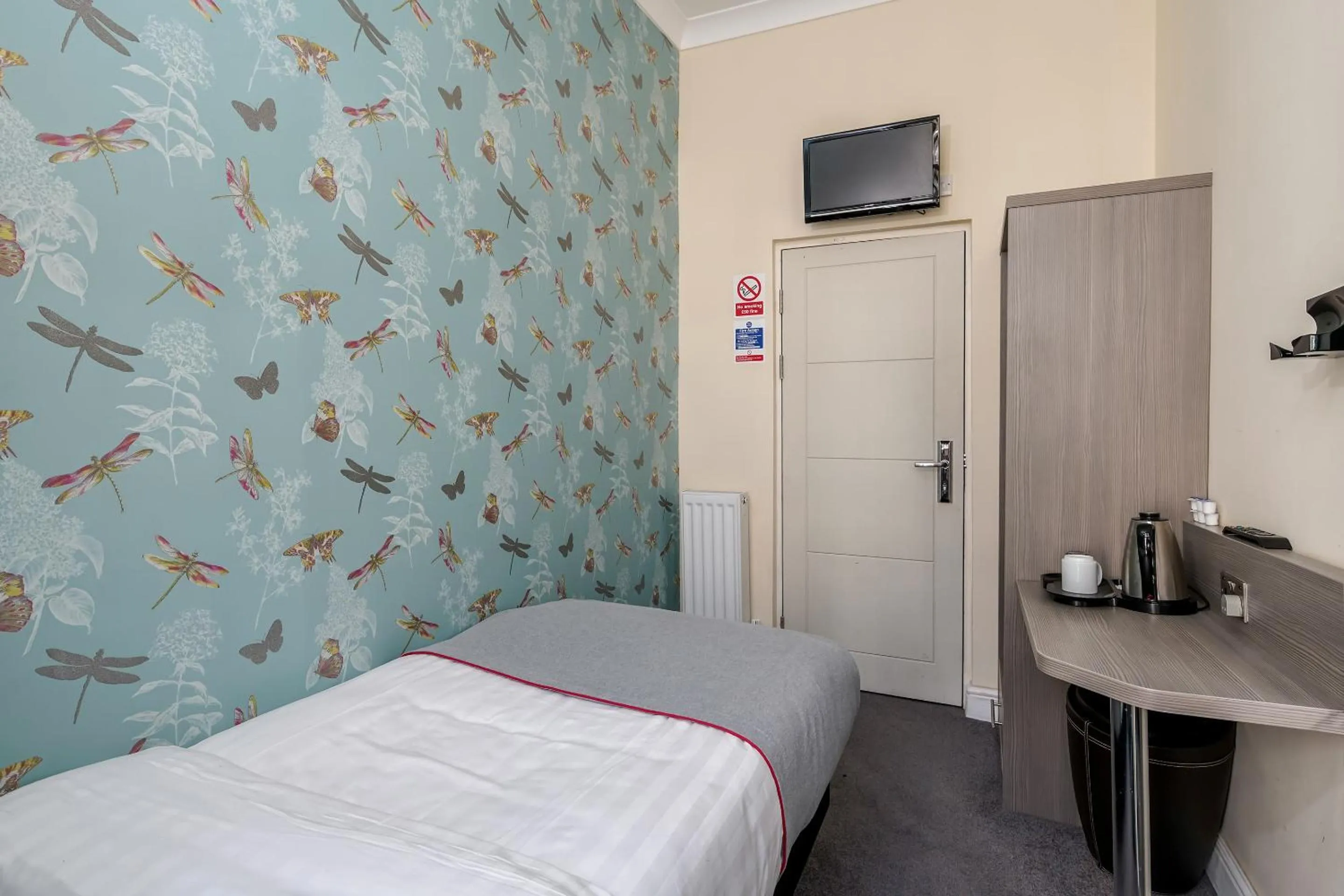 Bedroom, Bed in OYO Bakers Hotel London Victoria