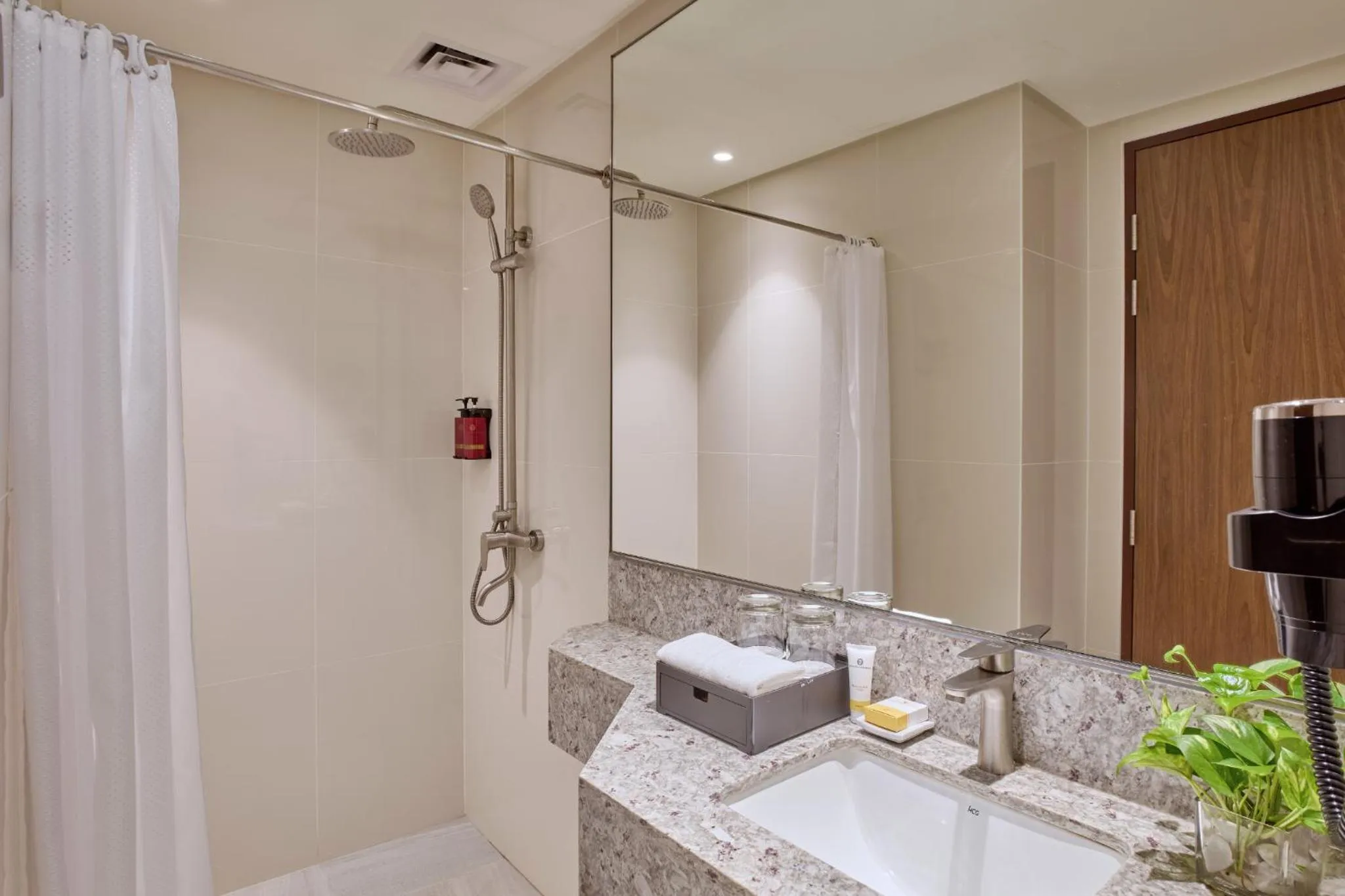 Shower in Grand Westside Manila Bay